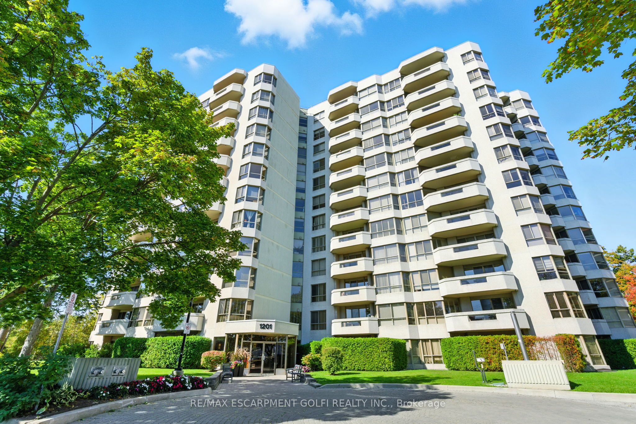 1201 North Shore Boulevard E 208, Burlington, ON L7S 1Z5