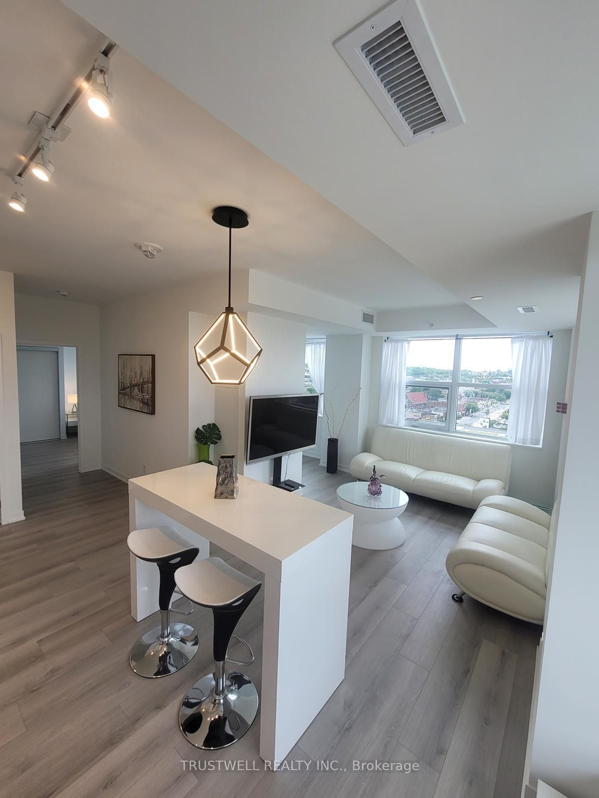 1787 St. Clair Avenue W 1013, Toronto, ON M6N 0B7