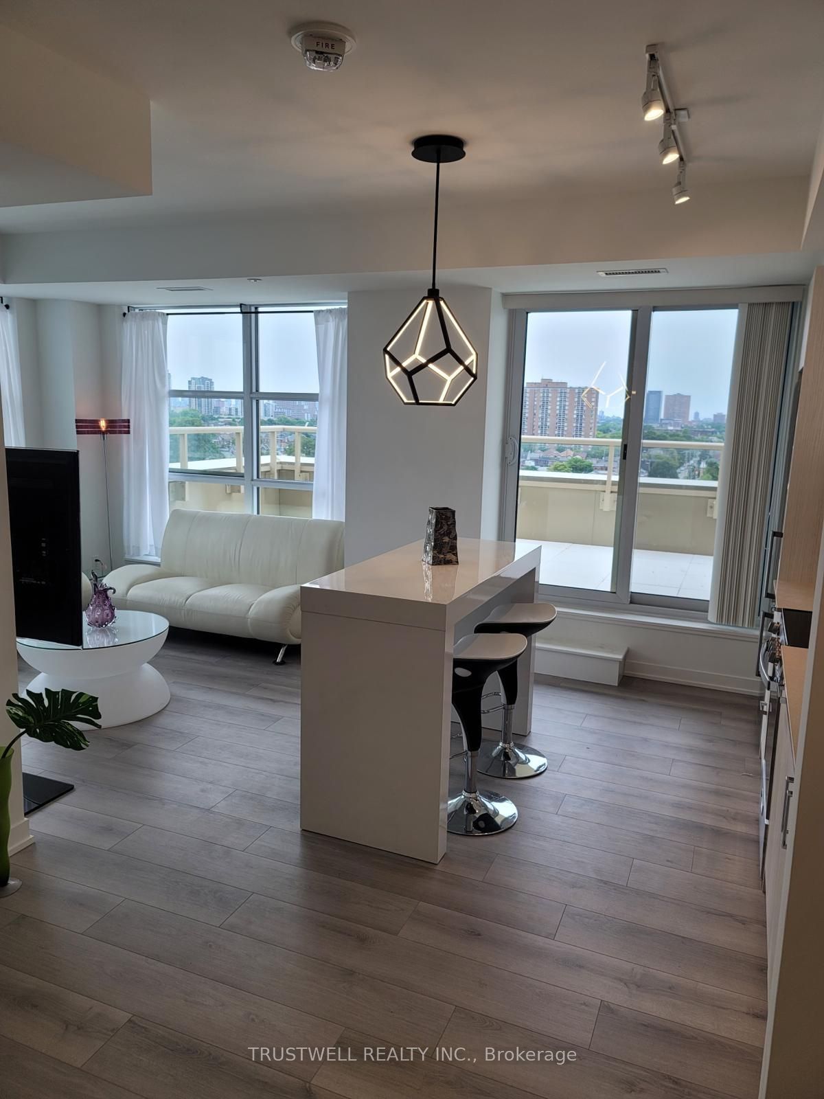 1787 St. Clair Avenue W 1013, Toronto, ON M6N 0B7 photo 2