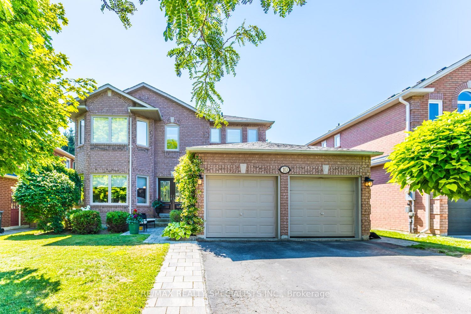 10 Split Maple Lane, Halton Hills, ON L7G 5R7