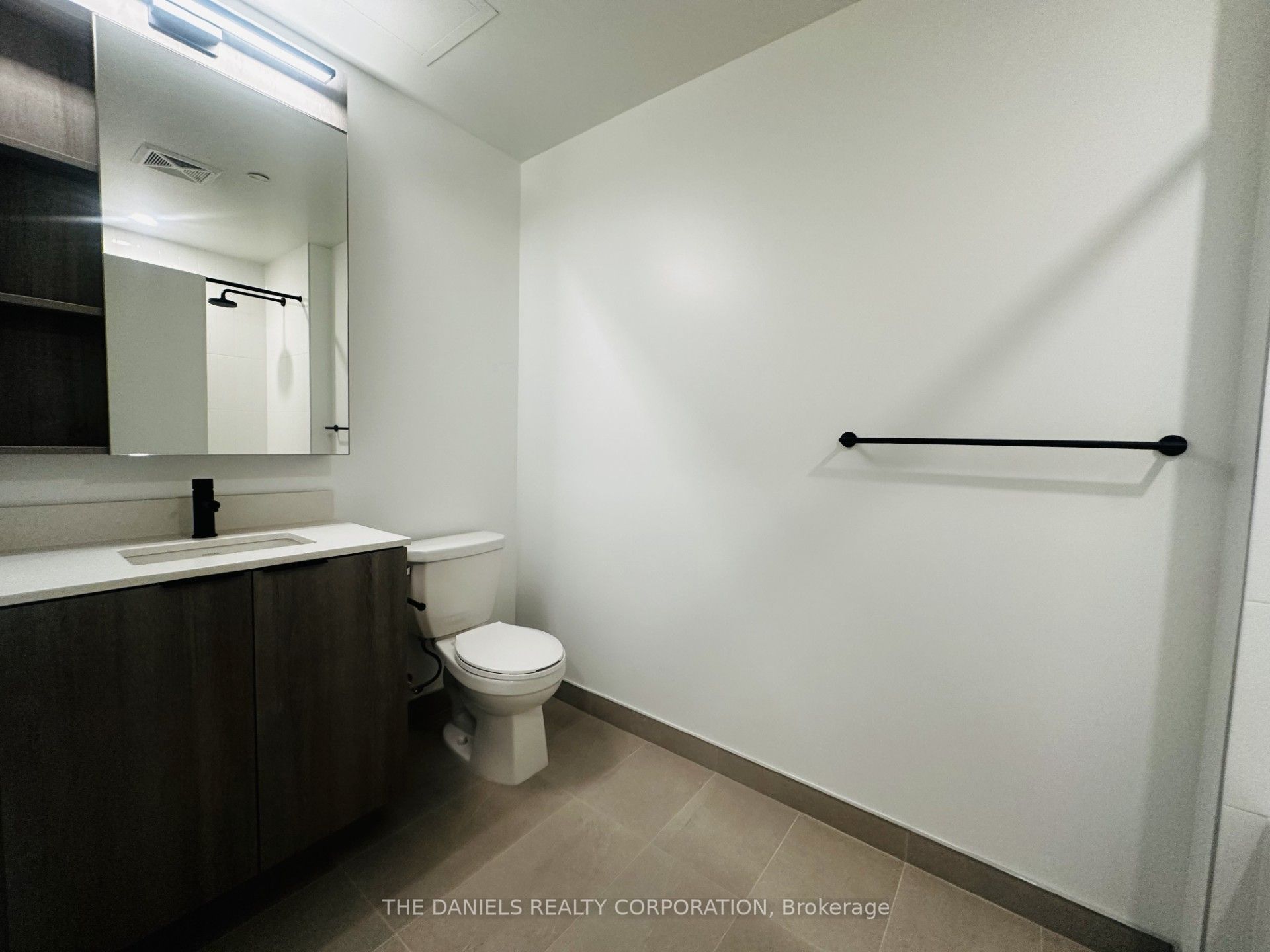 2495 Eglinton Avenue W 2313, Mississauga, ON L5M 2T2 photo 4