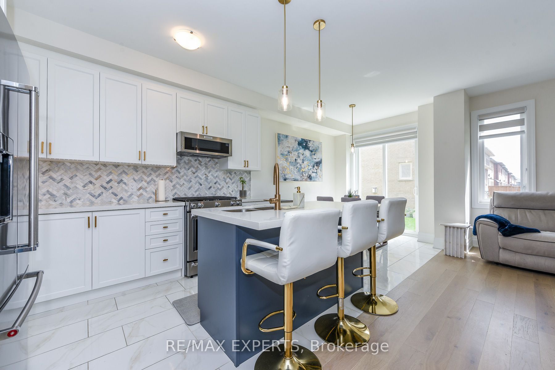 43 Grassbank Road, Brampton, ON L6R 4E3 photo 3