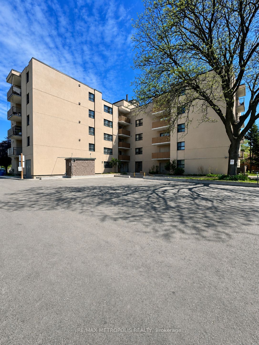 1445 Wilson Avenue 202, Toronto, ON M3M 1J5 photo 4