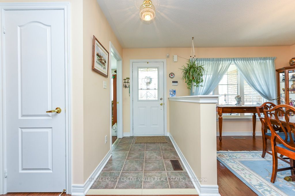 6 Ballerina Gardens, Brampton, ON L6R 3J4 photo 4