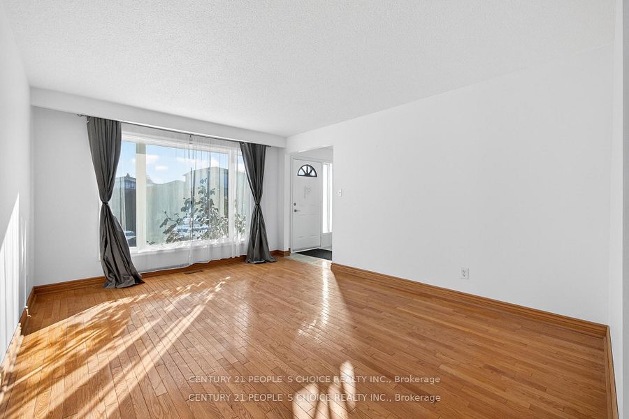 3404 Monica Drive, Mississauga, ON L4T 3E7 photo 3