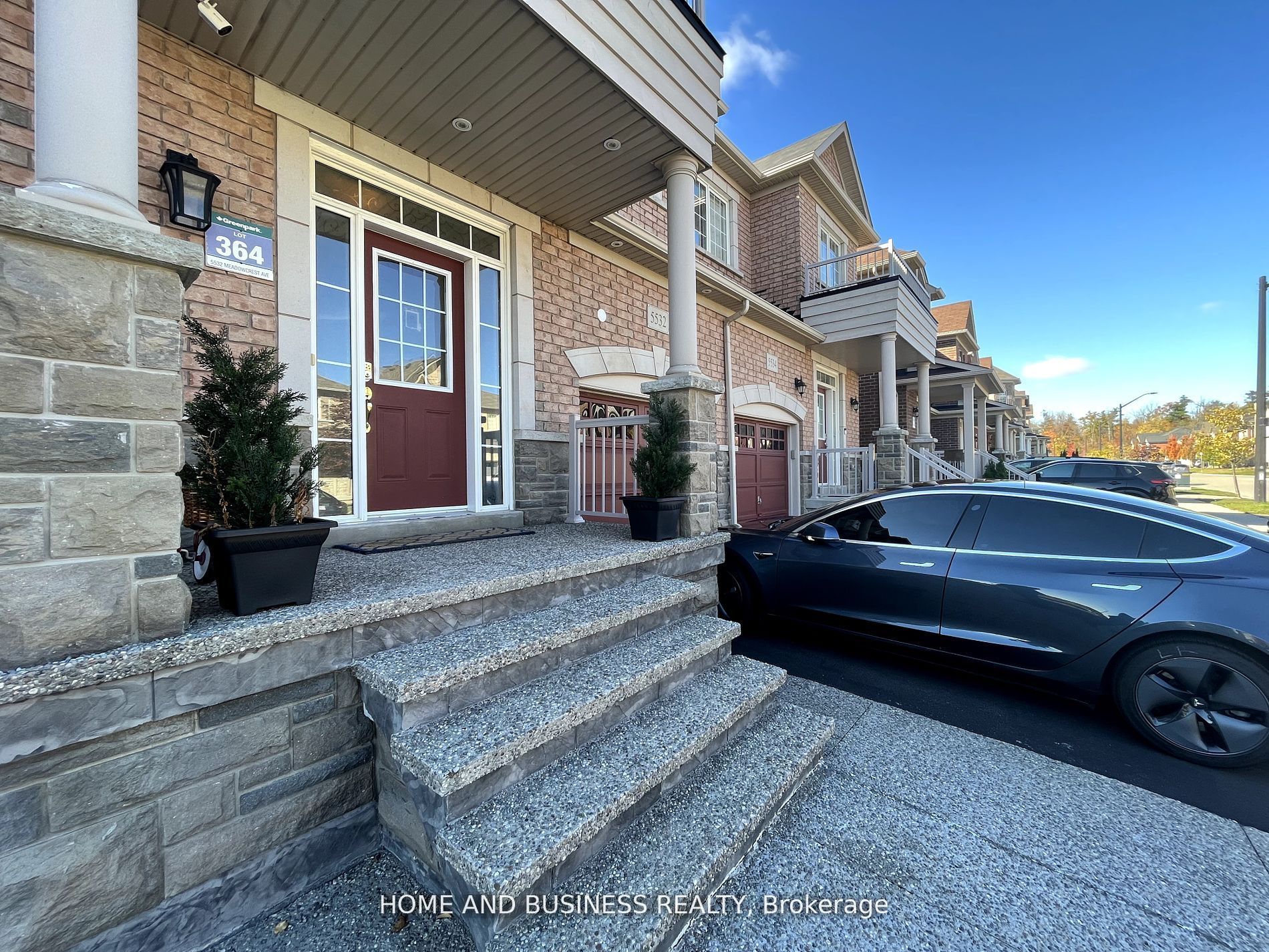 5532 Meadowcrest Avenue, Mississauga, ON L5M 0N1 photo 2