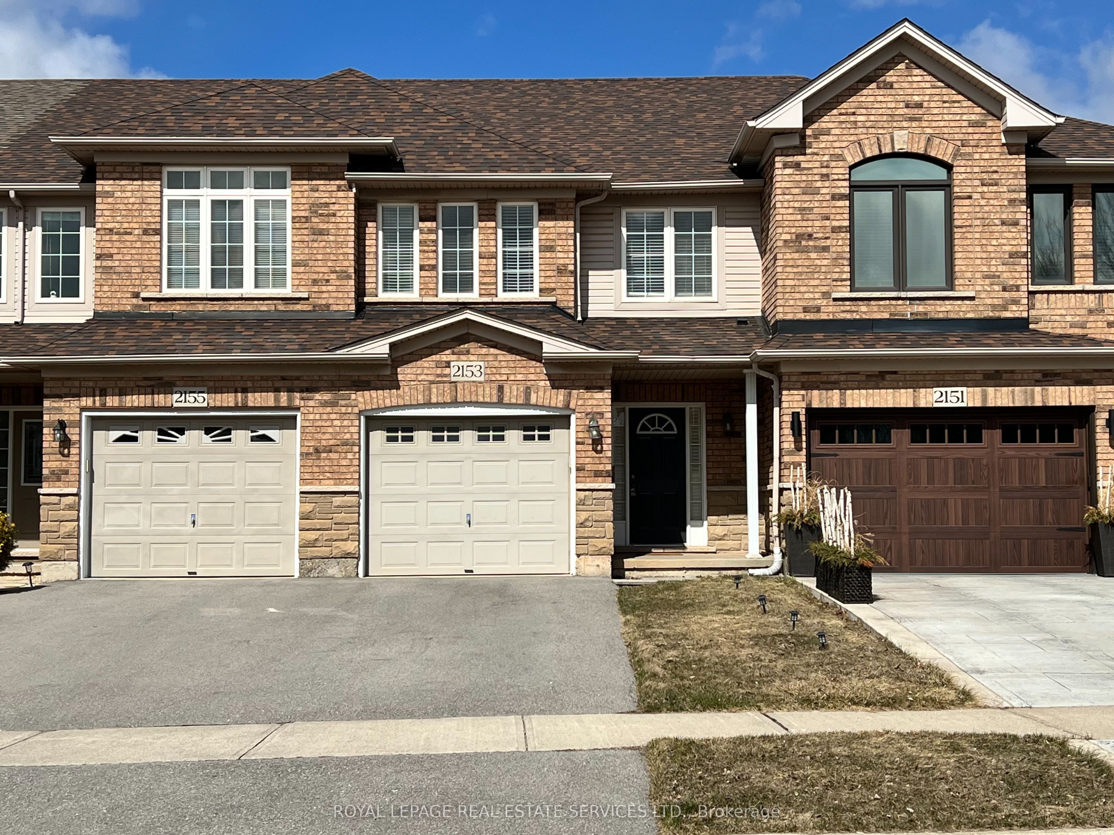 2153 Redstone Crescent, Oakville, ON L6M 5B2 photo 2