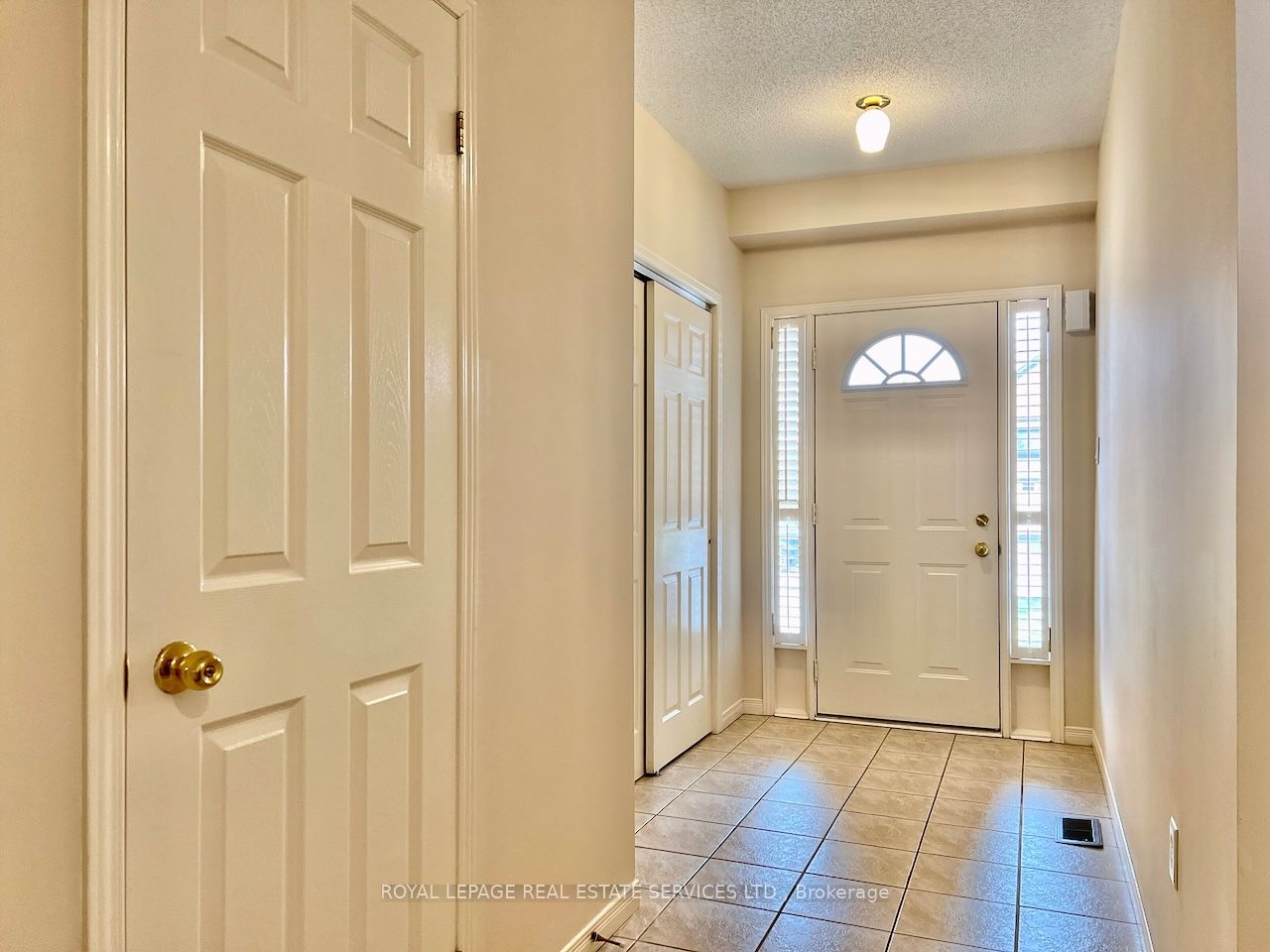 2153 Redstone Crescent, Oakville, ON L6M 5B2 photo 4