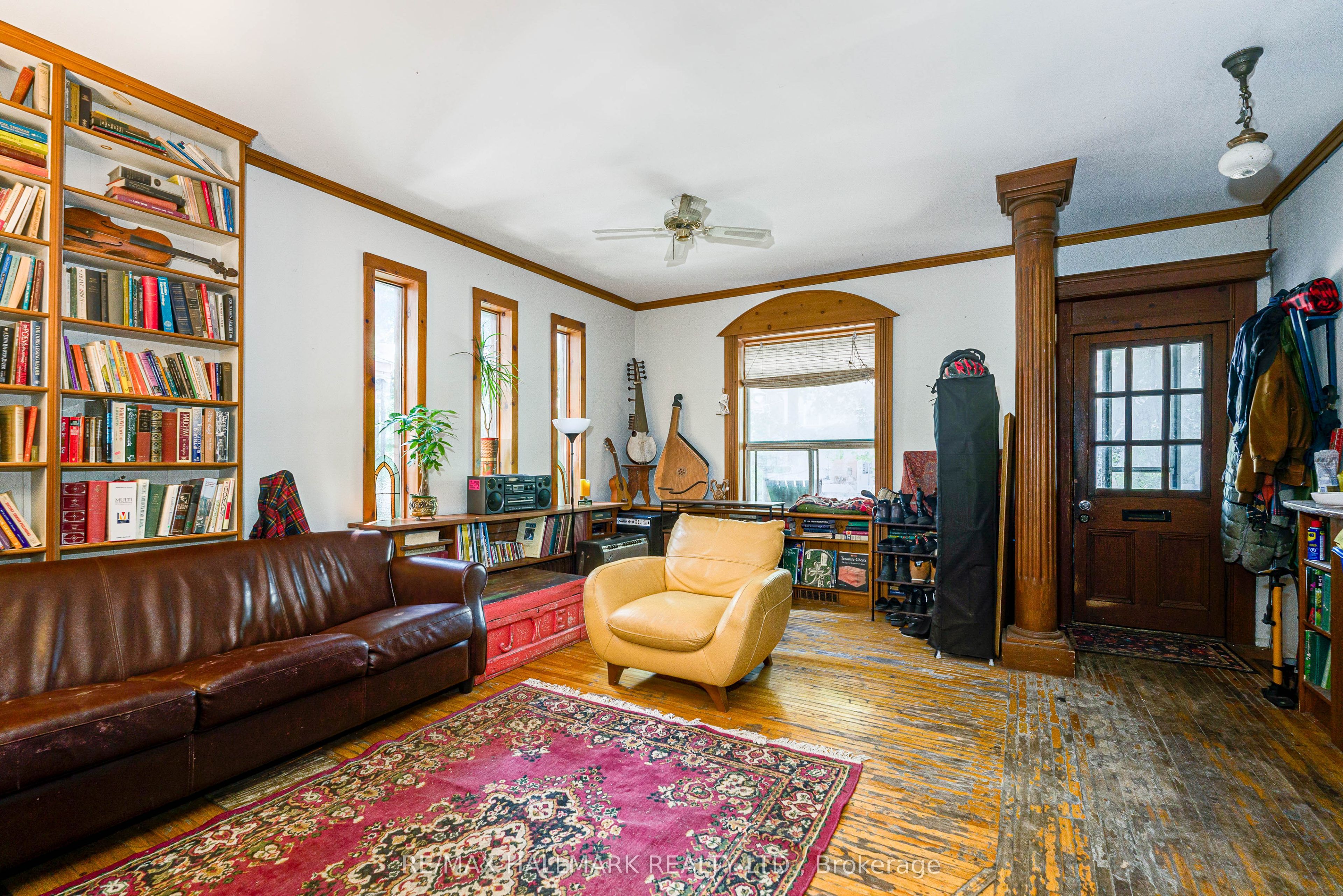 204 Yarmouth Road, Toronto, ON M6G 1X4 photo 3