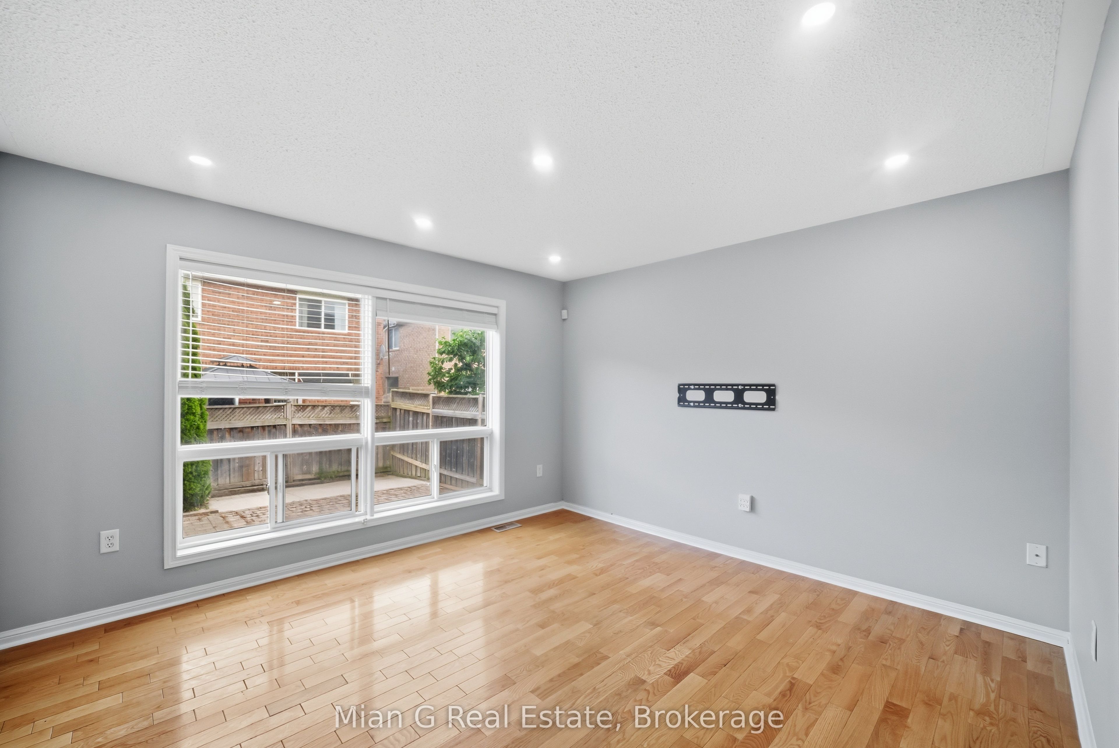 1056 Clark Boulevard, Milton, ON L9T 6Y5 photo 3