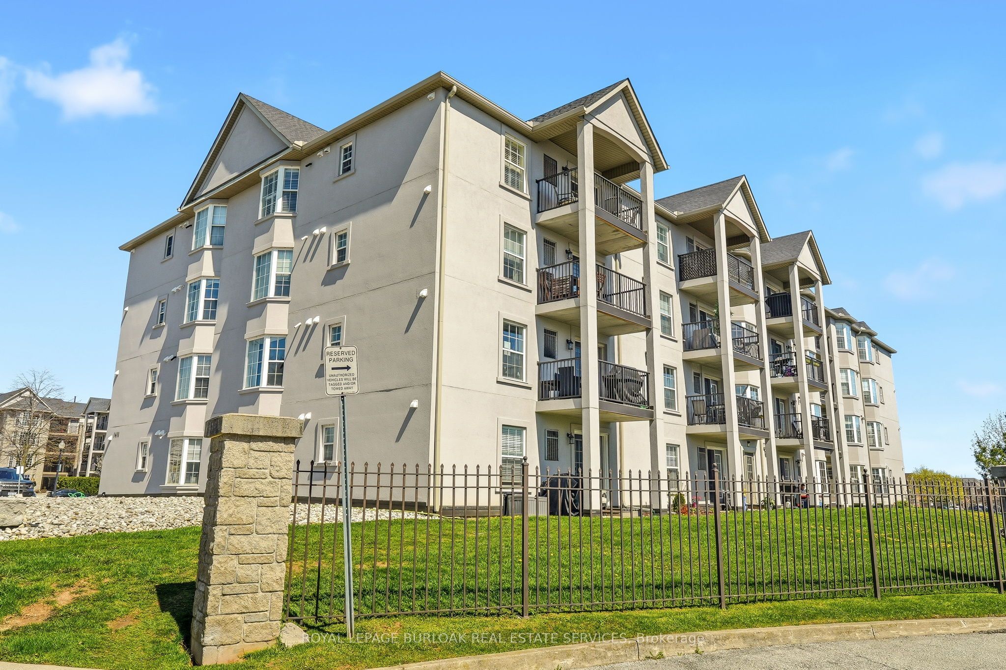 1411 Walkers Line 215, Burlington, ON L7M 4P5