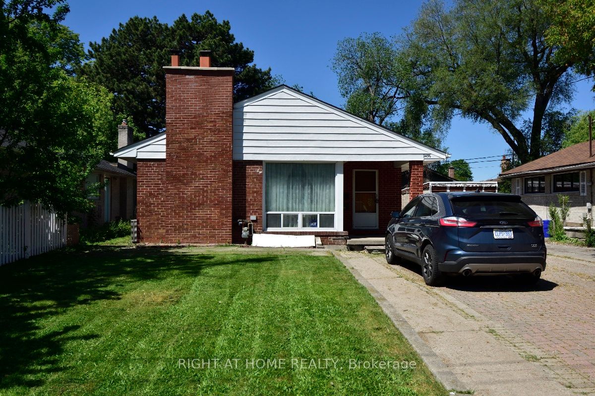 2436 Islington Avenue, Toronto, ON M9W 3X7 photo 2