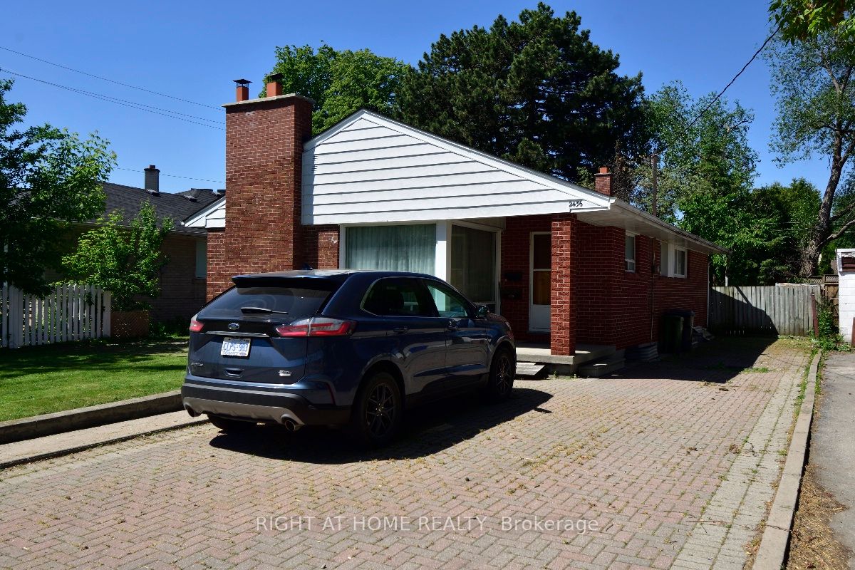 2436 Islington Avenue, Toronto, ON M9W 3X7 photo 3