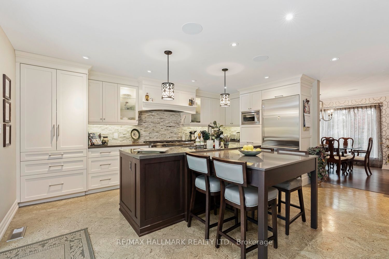 25 Queensborough Crescent, Toronto, ON M9R 1A1 photo 3