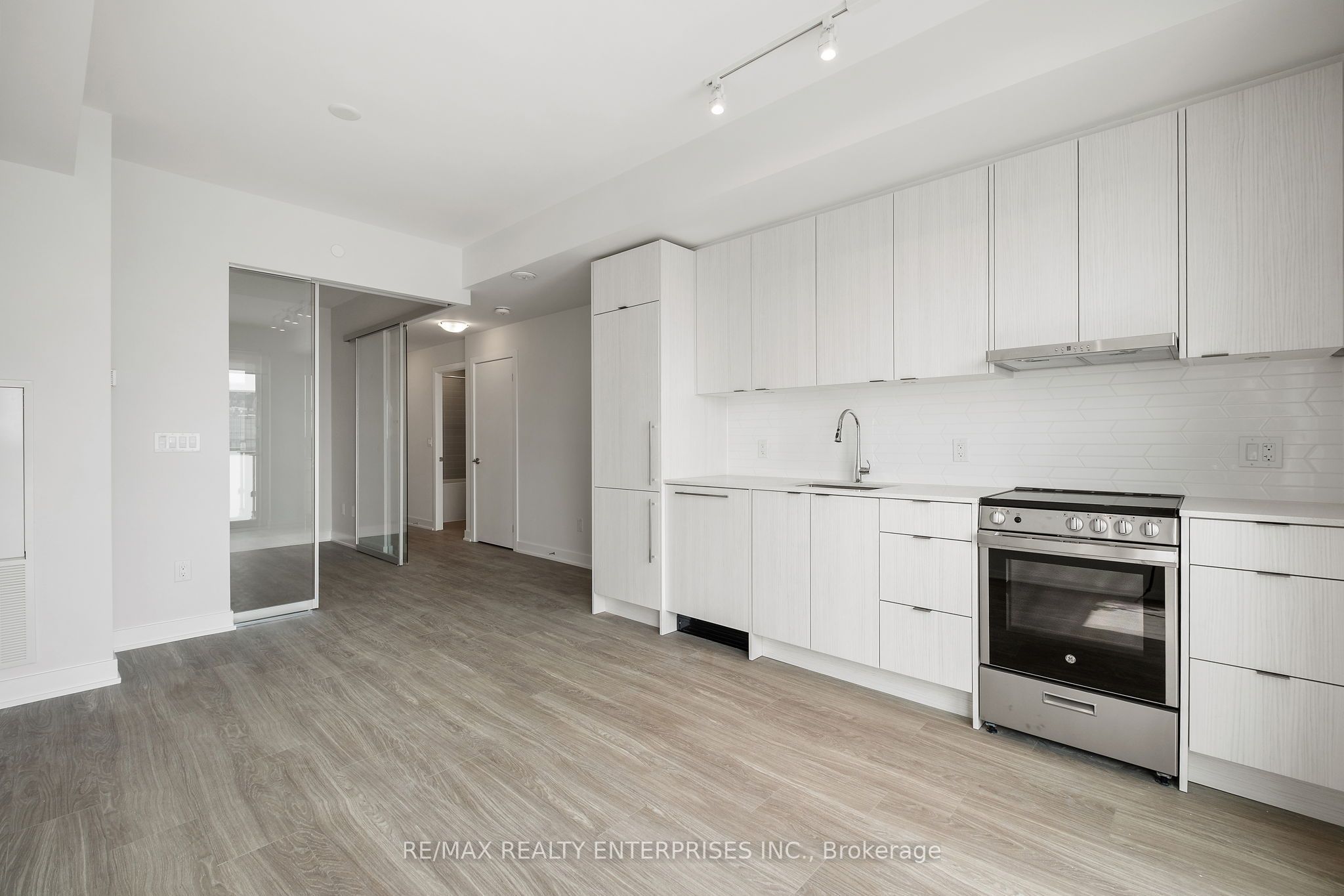 4130 Parkside Village Drive 3509, Mississauga, ON L5B 0L7 photo 4