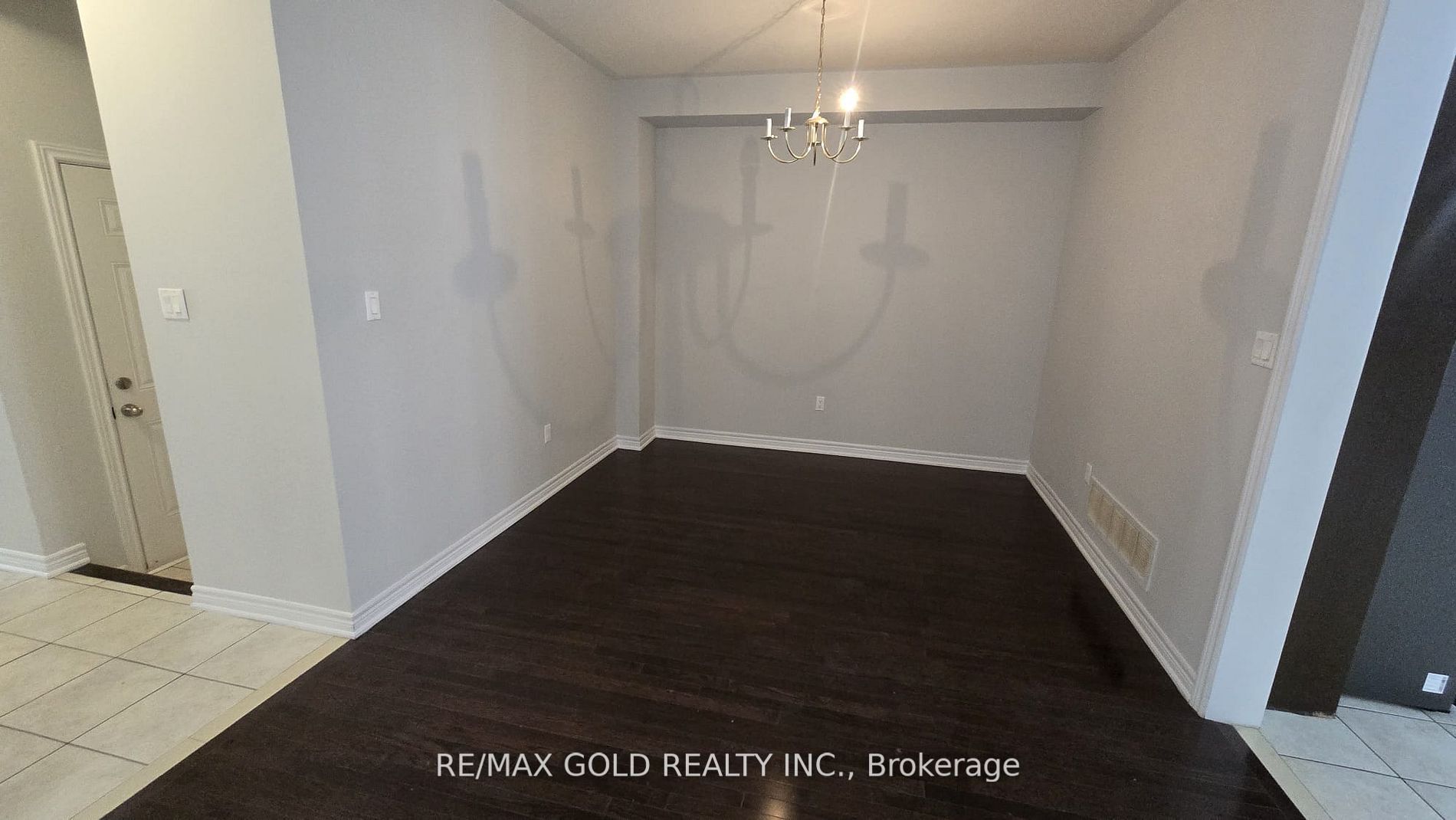 698 Megson Terrace, Milton, ON L9T 8K5 photo 4