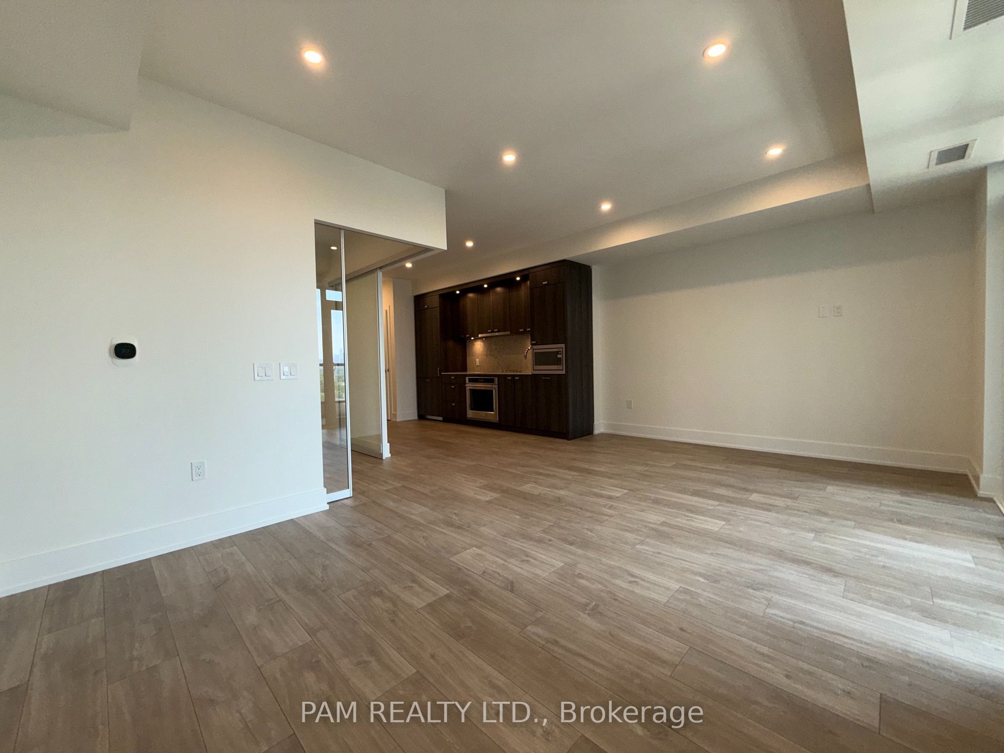 858 Dupont Street 839, Toronto, ON M6G 0C1 photo 4