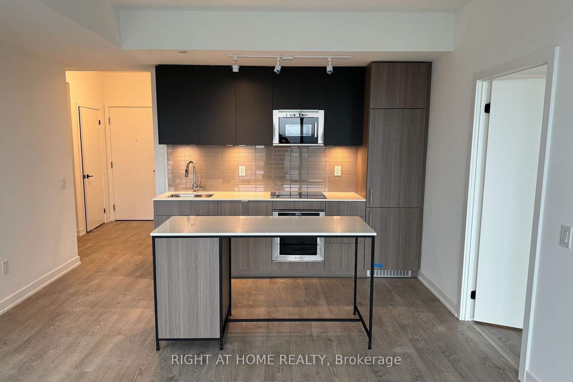 220 Missinnihe Way 1101, Mississauga, ON L5H 0A9 photo 5
