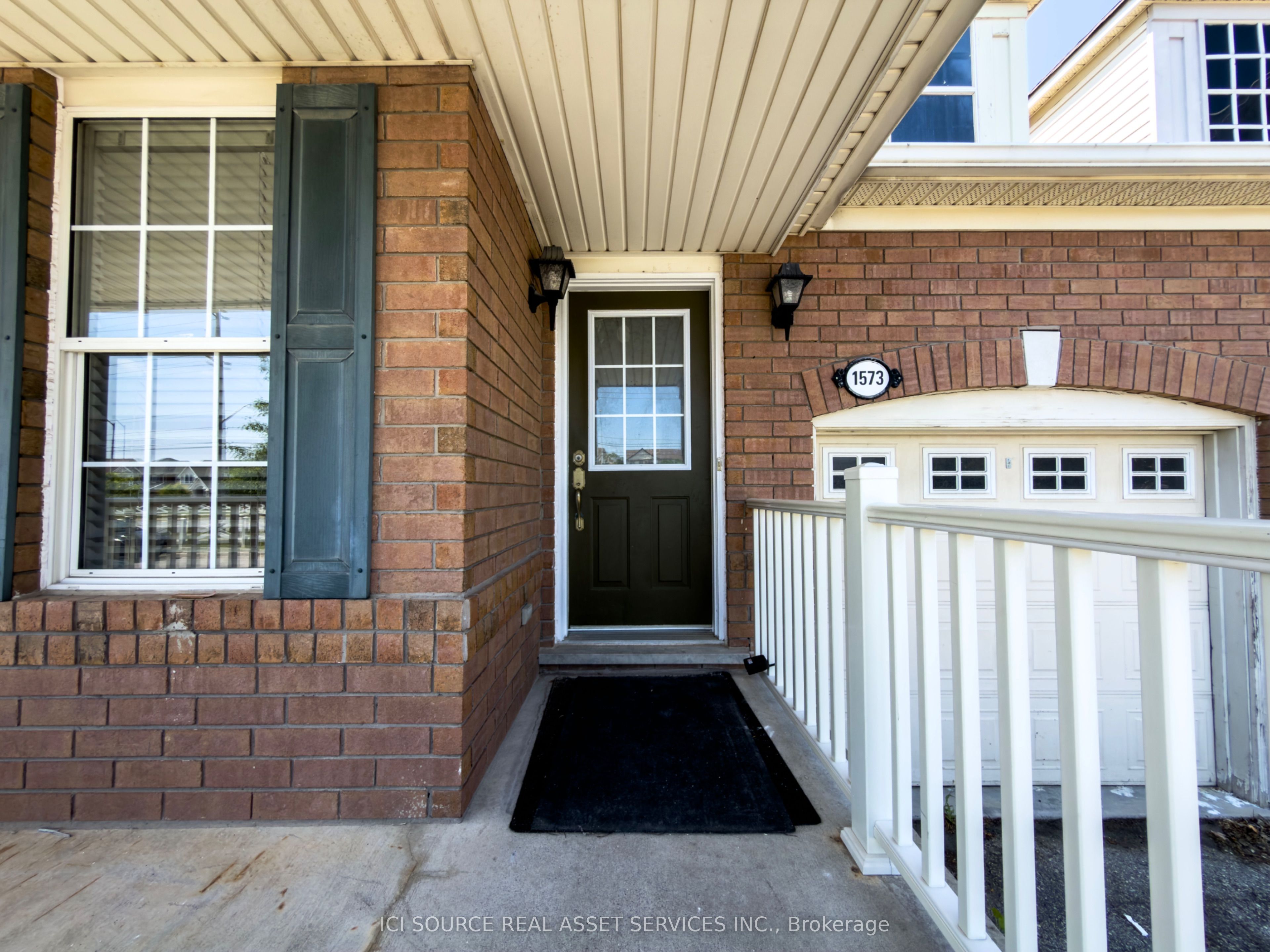 1573 Evans Terrace, Milton, ON L9T 5J4 photo 2