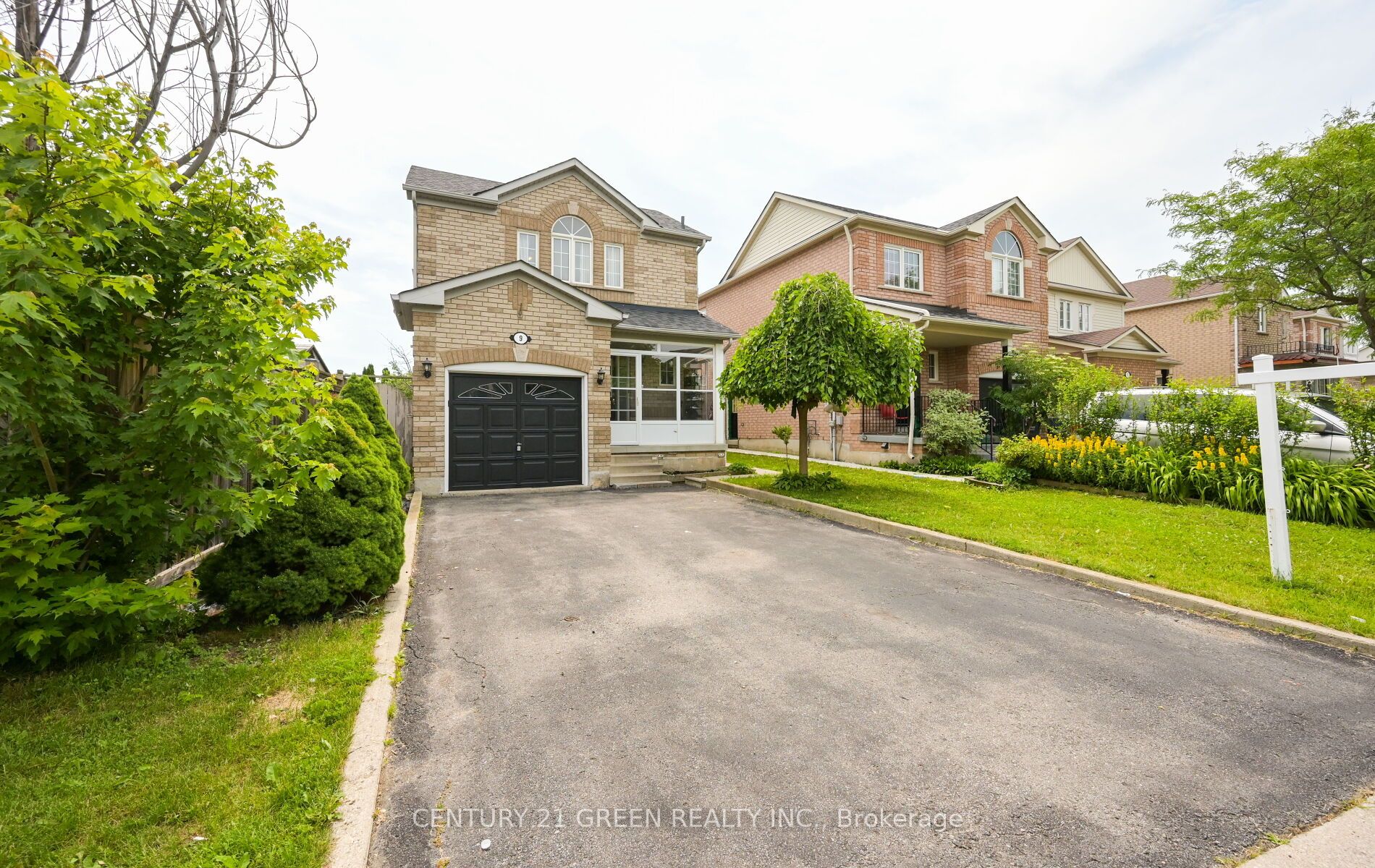 9 Weatherell Drive, Brampton, ON L7A 1Y7 photo 3
