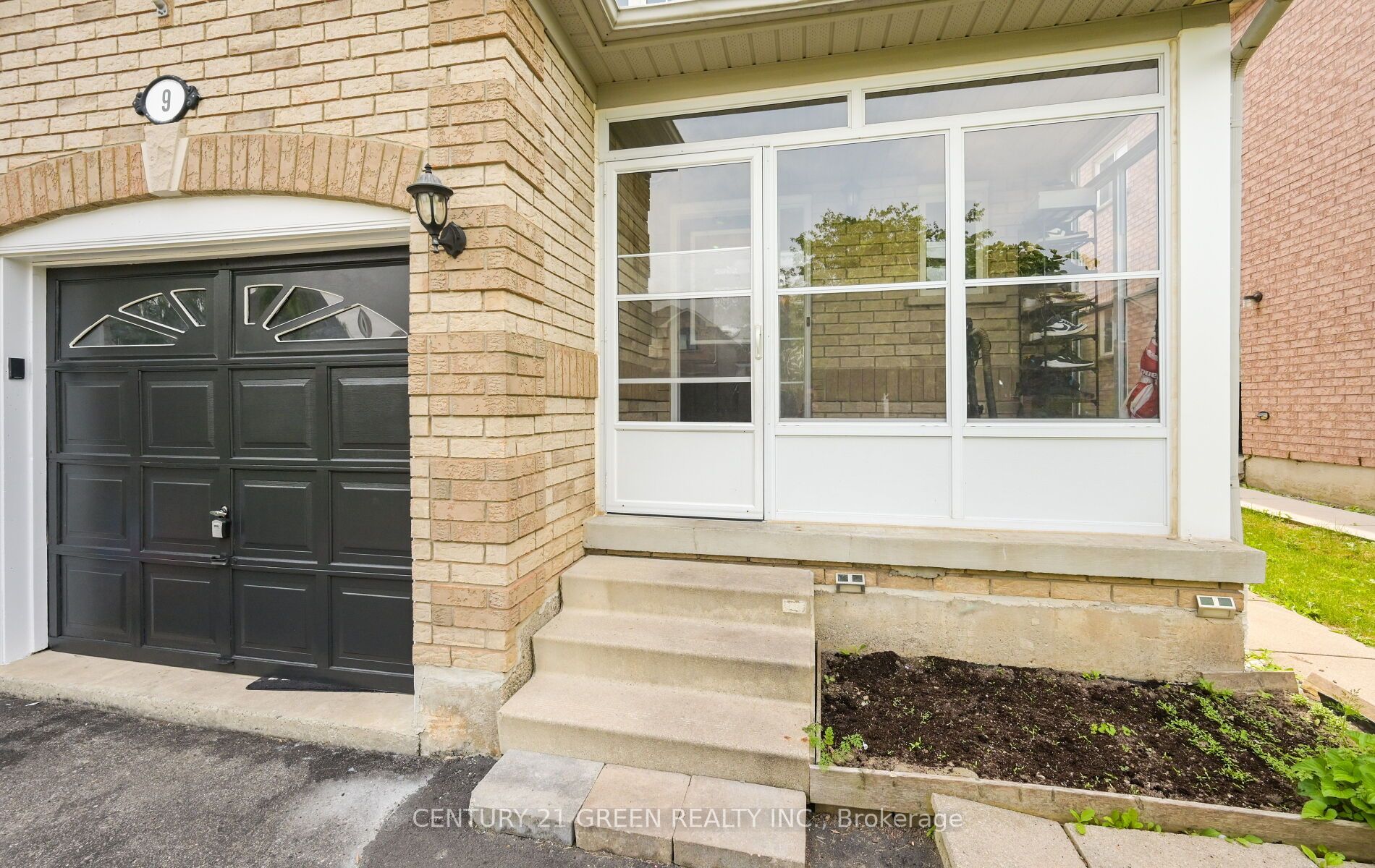 9 Weatherell Drive, Brampton, ON L7A 1Y7 photo 5