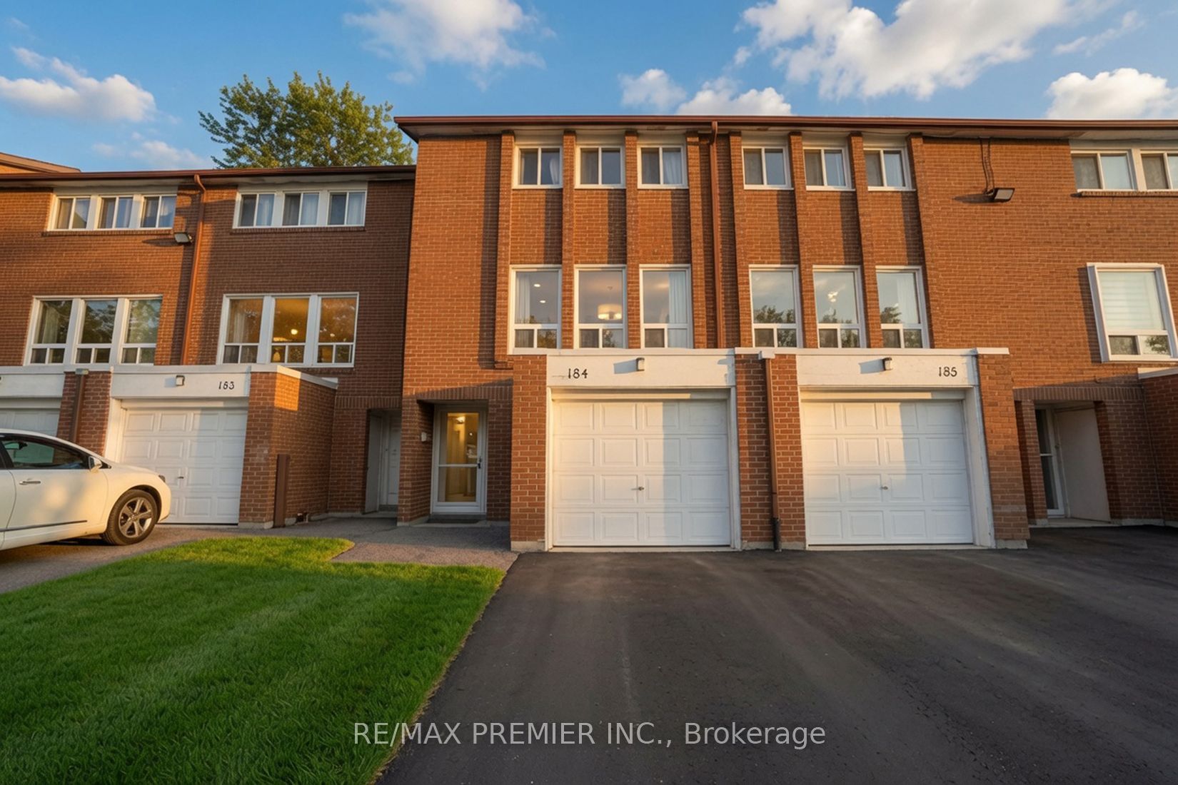 6448 Finch Avenue 184, Toronto, ON M9V 1T4