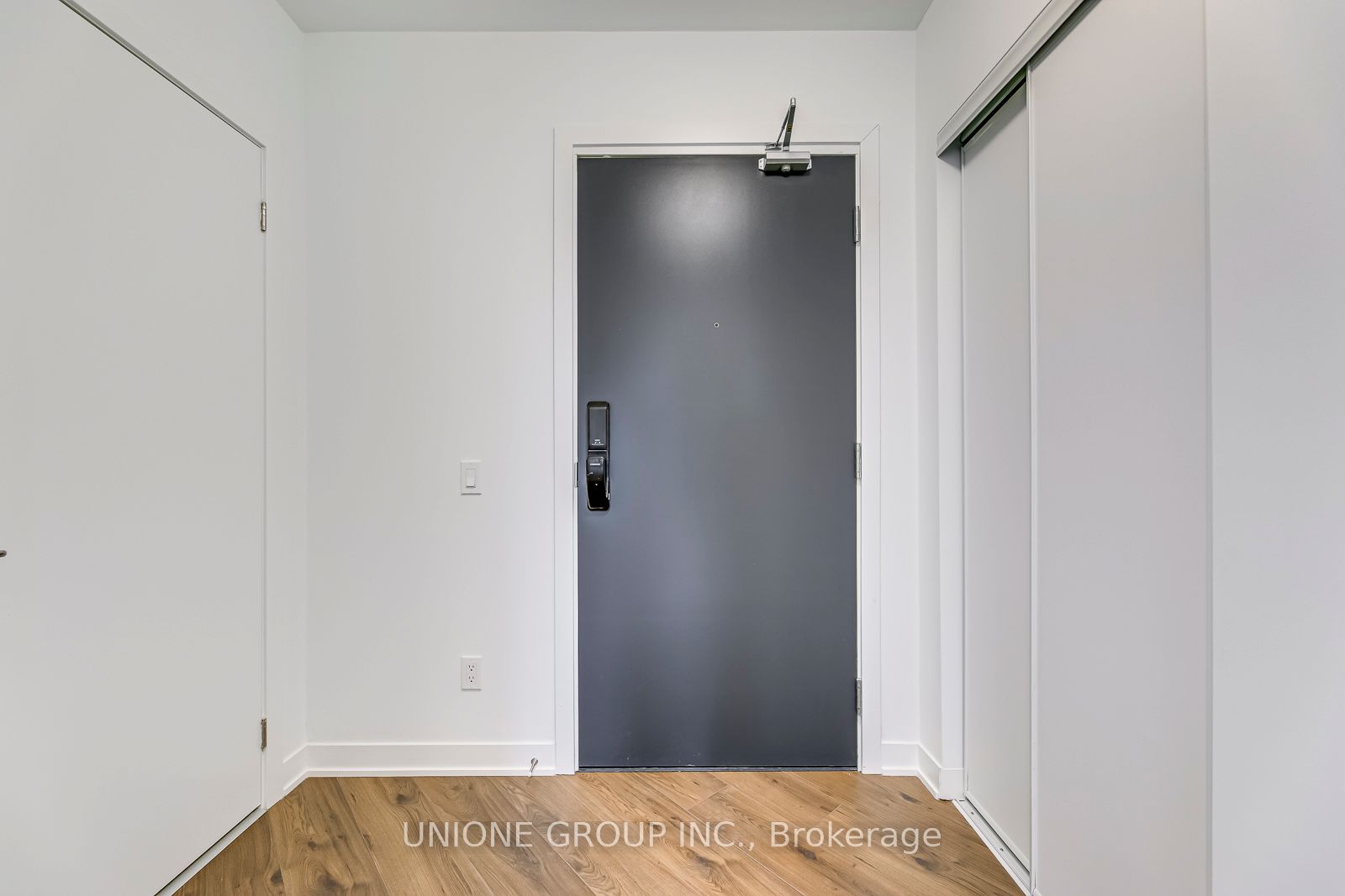 405 Dundas Street W 336, Oakville, ON L6M 5P9 photo 3