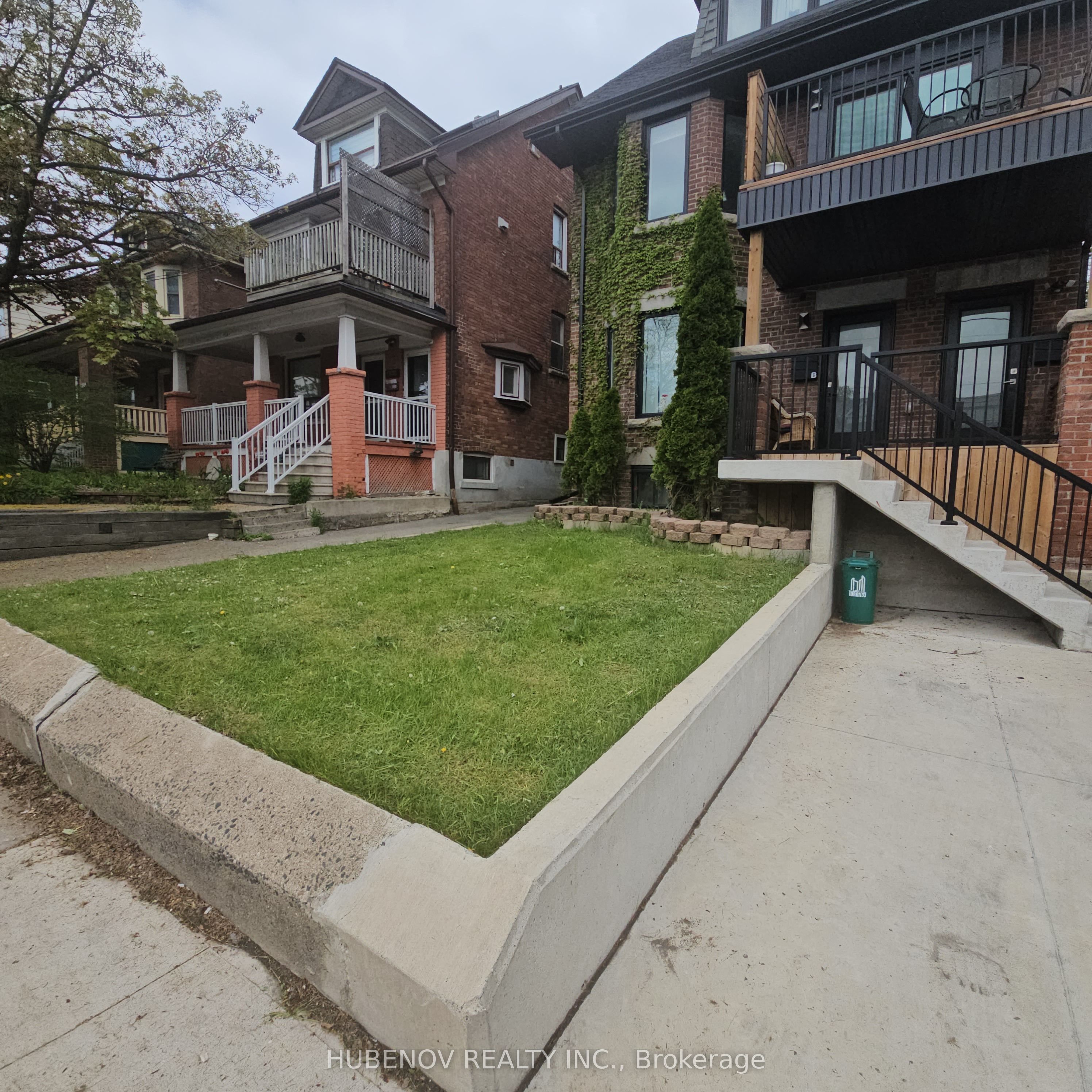 1535 Dufferin Street, Toronto, ON M6H 3L5 photo 2