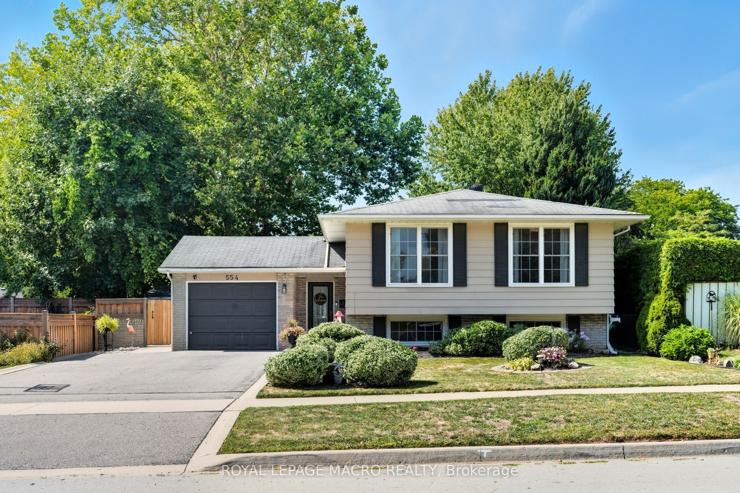554 Chamberlain Road, Burlington, ON L7L 2V4