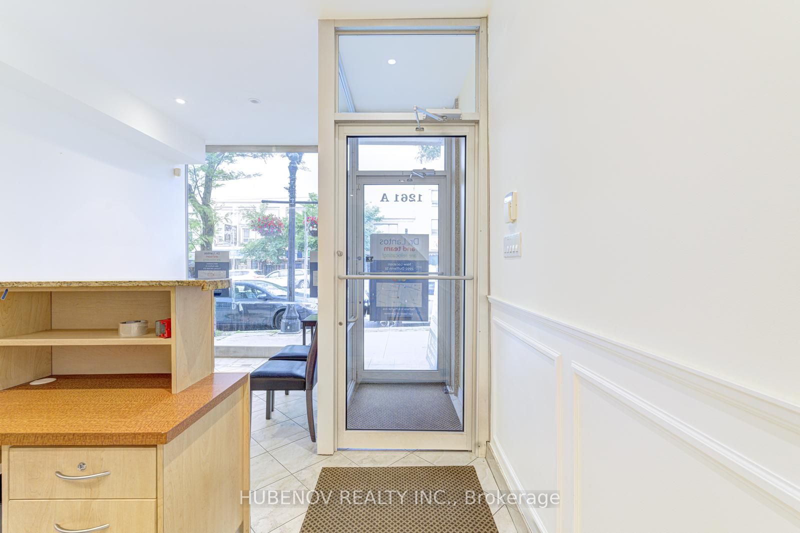 1261 St.Clair Avenue W, Toronto, ON M6B 3B4 photo 3