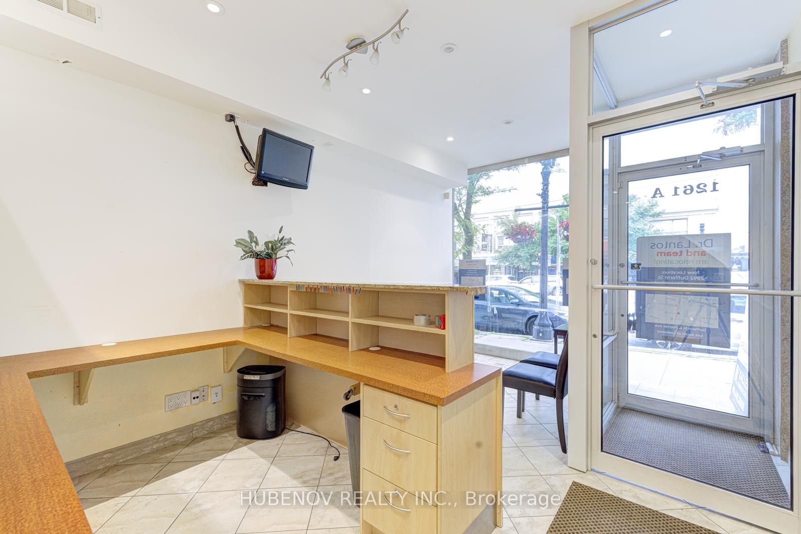 1261 St.Clair Avenue W, Toronto, ON M6B 3B4 photo 4