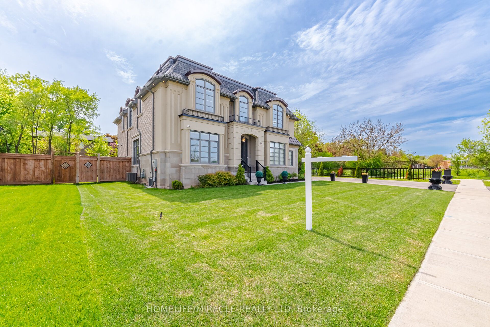 225 Prince George Crescent, Oakville, ON L6L 6P2 photo 3