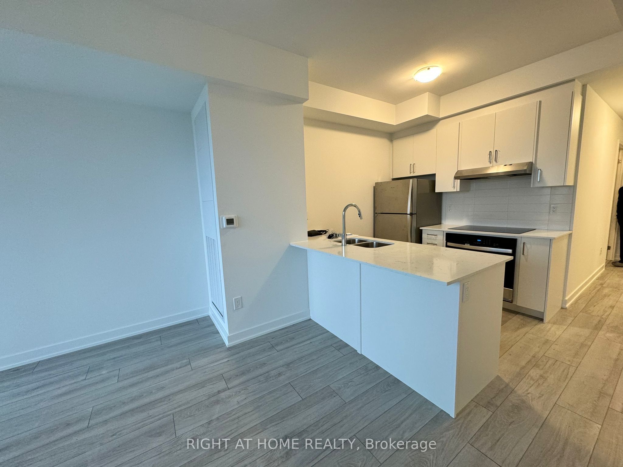 1035 Southdown Road 714, Mississauga, ON L5J 0A2 photo 2