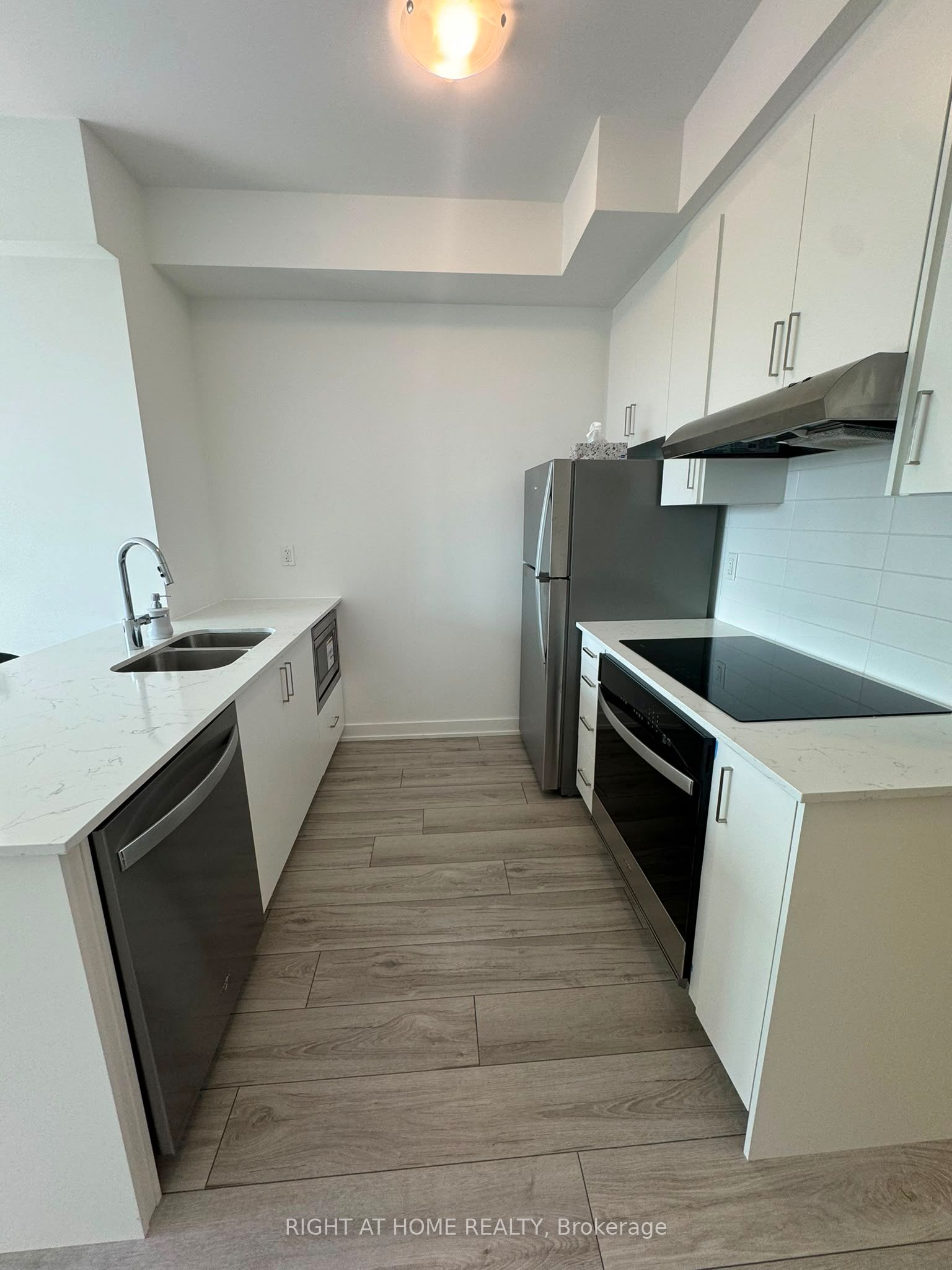 1035 Southdown Road 714, Mississauga, ON L5J 0A2 photo 3