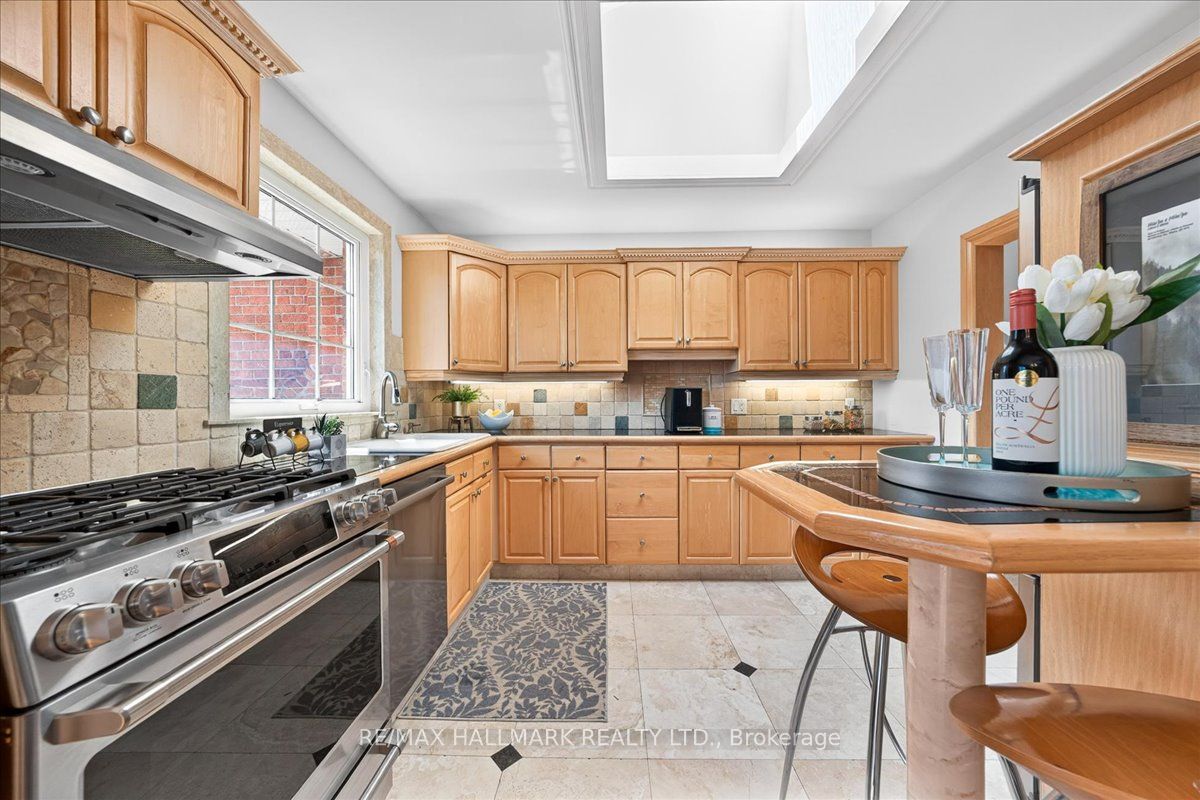 25 Fenley Drive, Toronto, ON M9R 1M3 photo 4