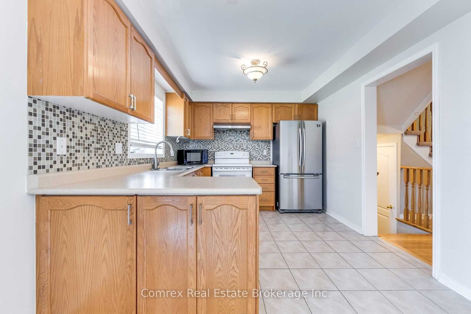 3297 Camberwell Drive Main/2nd Flr, Mississauga, ON L5M 6T3 photo 4