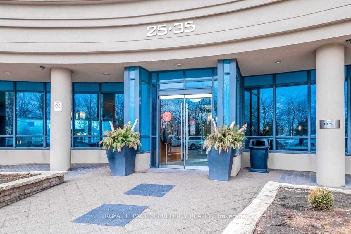 25 Viking Lane 657, Toronto, ON M9B 0A1 photo 2