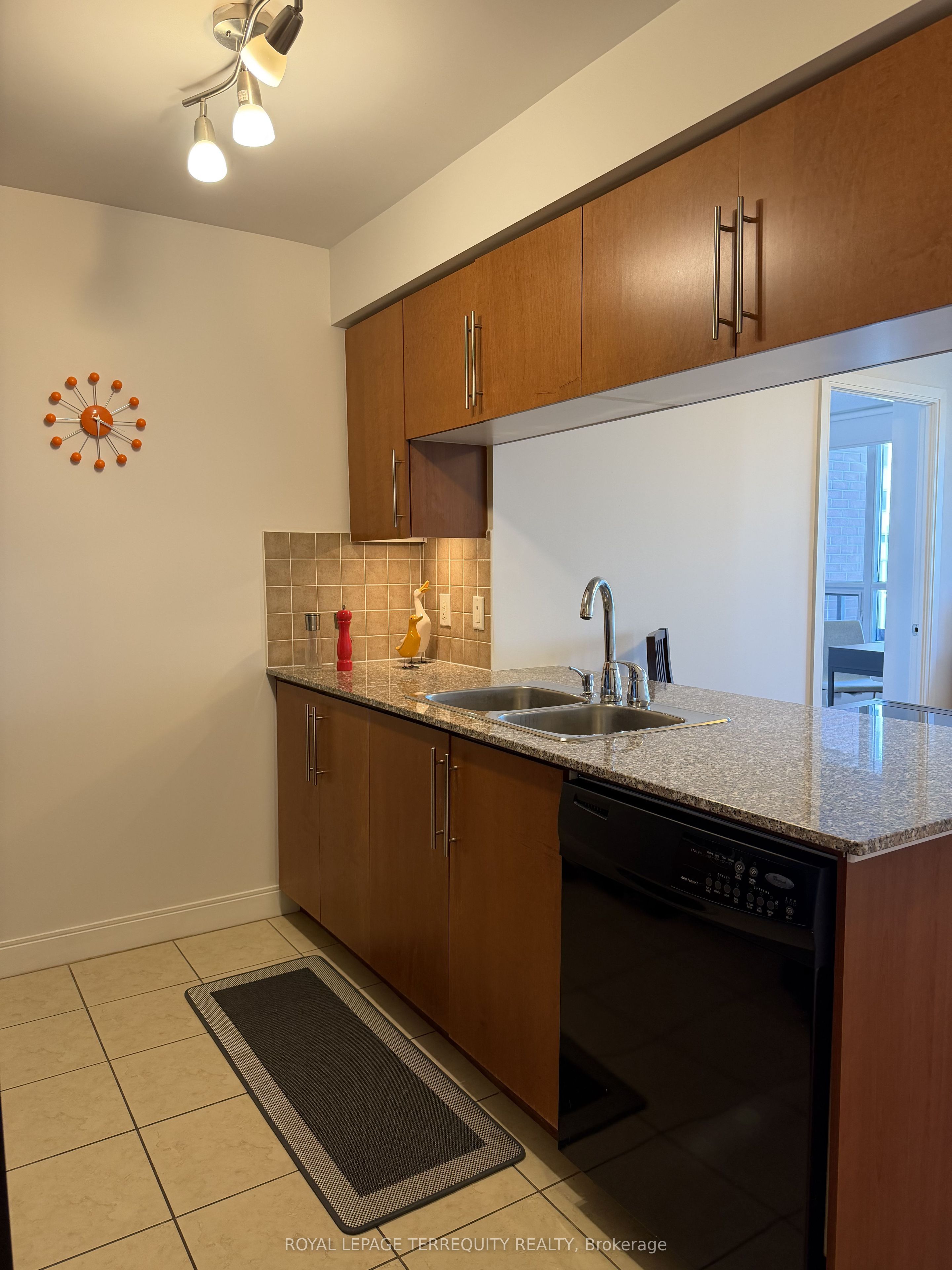 25 Viking Lane 657, Toronto, ON M9B 0A1 photo 4