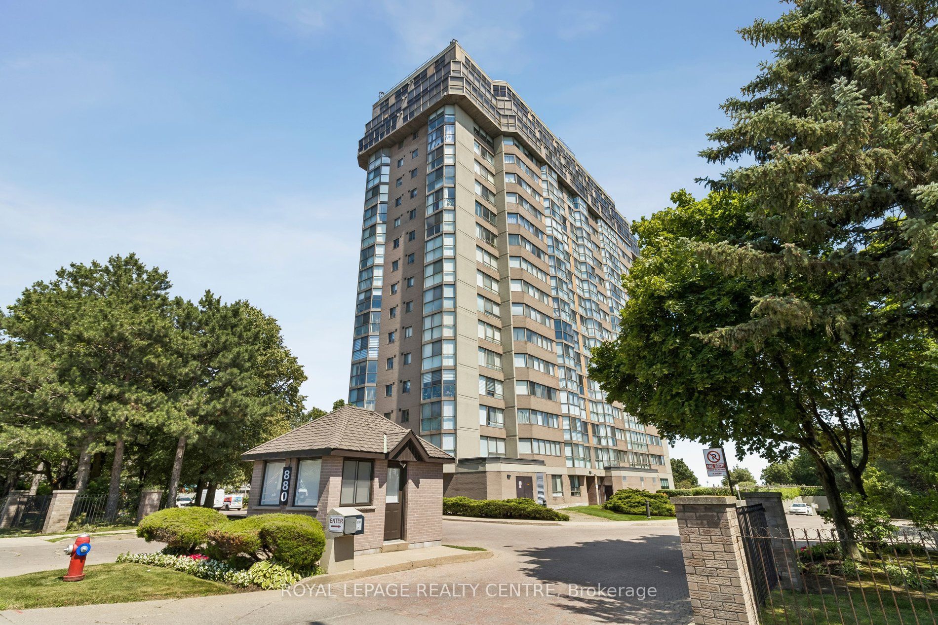 880 Dundas Street W 1006, Mississauga, ON L5C 4H3