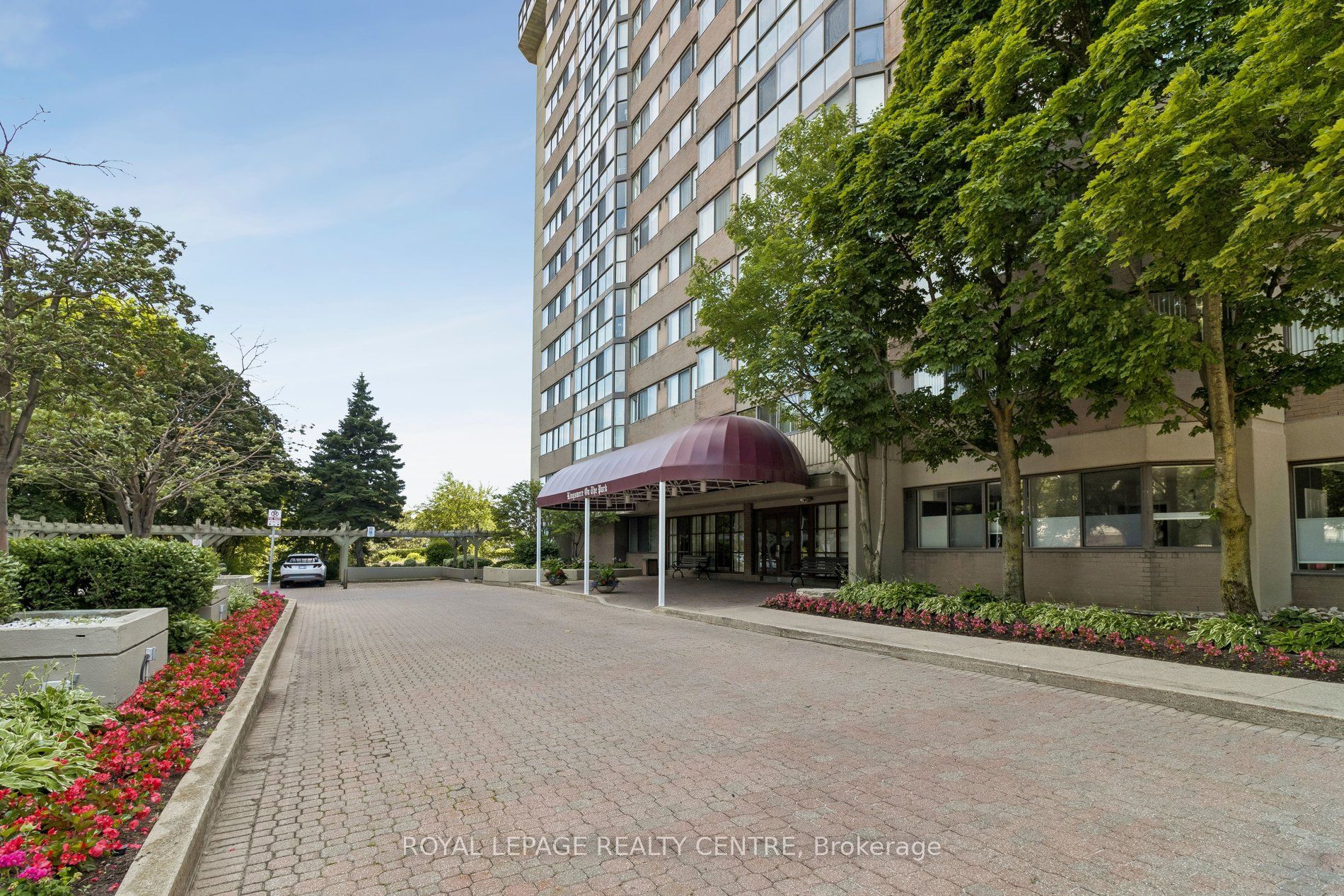 880 Dundas Street W 1006, Mississauga, ON L5C 4H3 photo 2