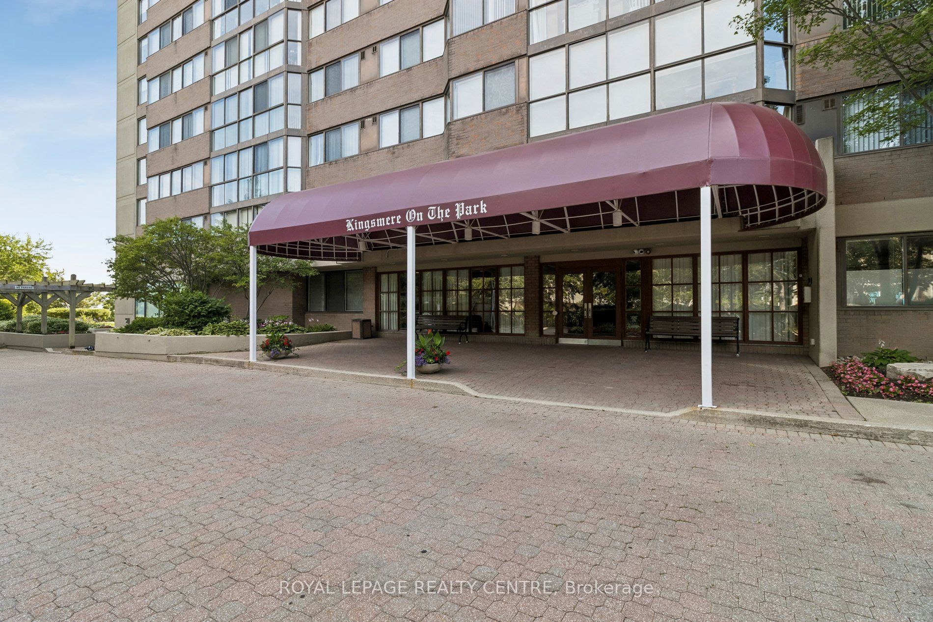 880 Dundas Street W 1006, Mississauga, ON L5C 4H3 photo 3