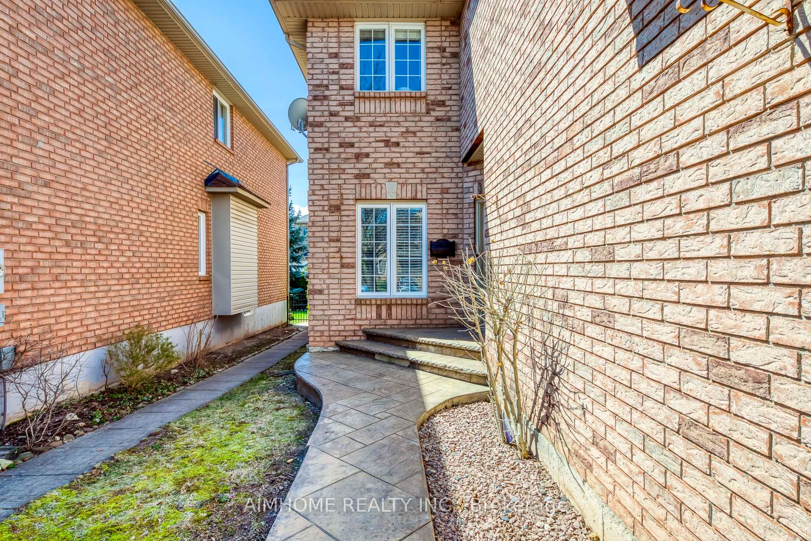 2433 Valley Heights Crescent, Oakville, ON L6H 6X3 photo 3