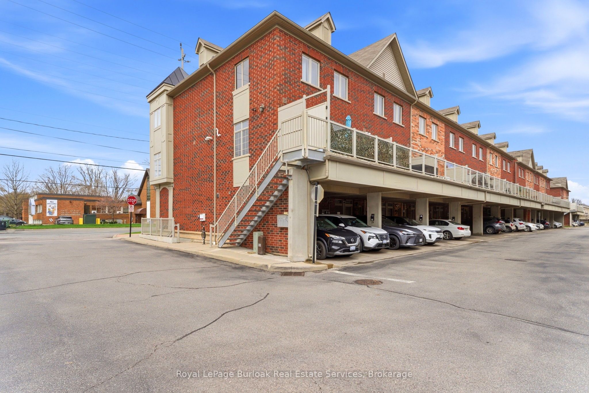 362 Plains Road E 32, Burlington, ON L7T 0A4 photo 2