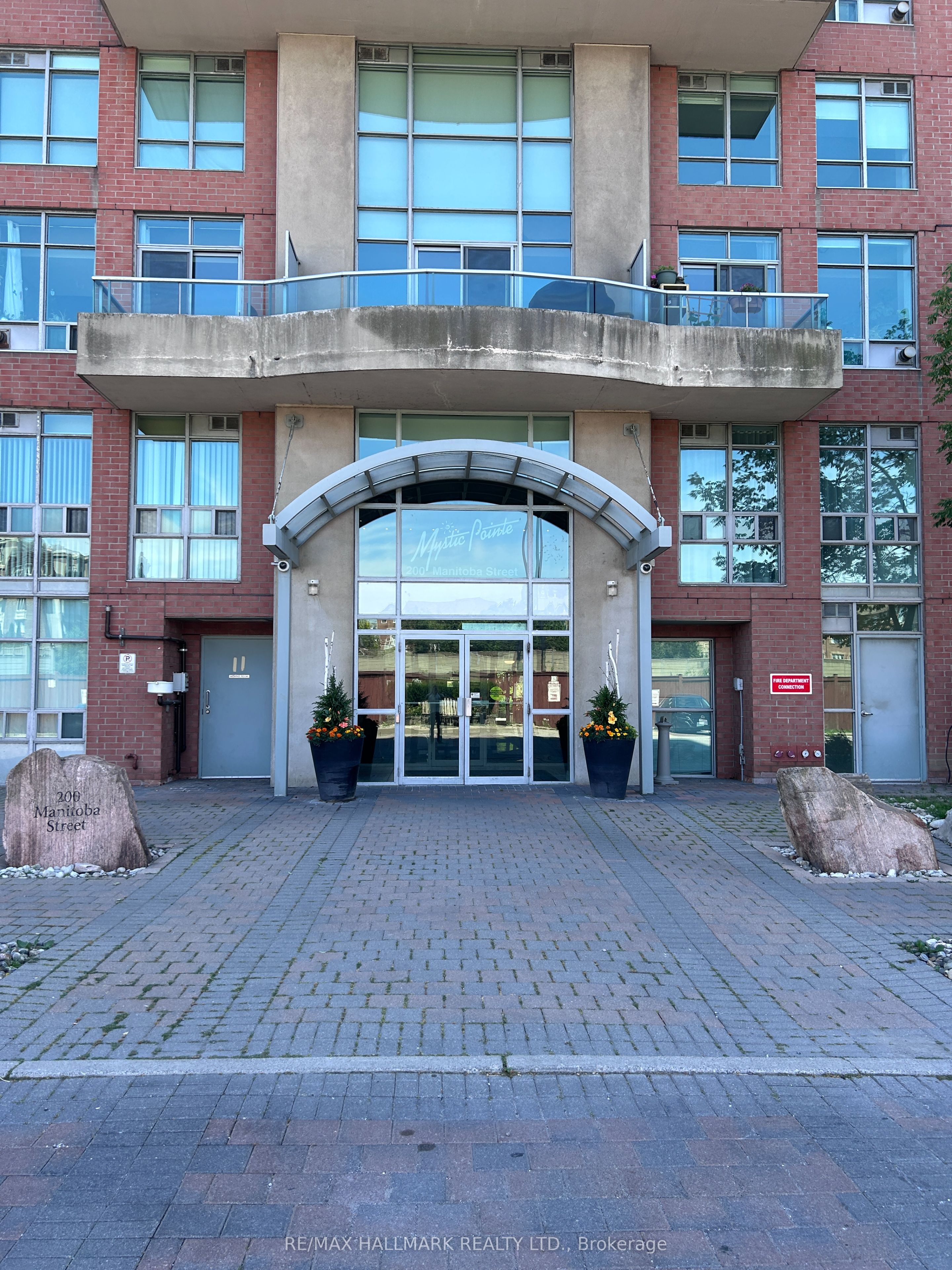 200 Manitoba Street 201, Toronto, ON M8Y 3Y9