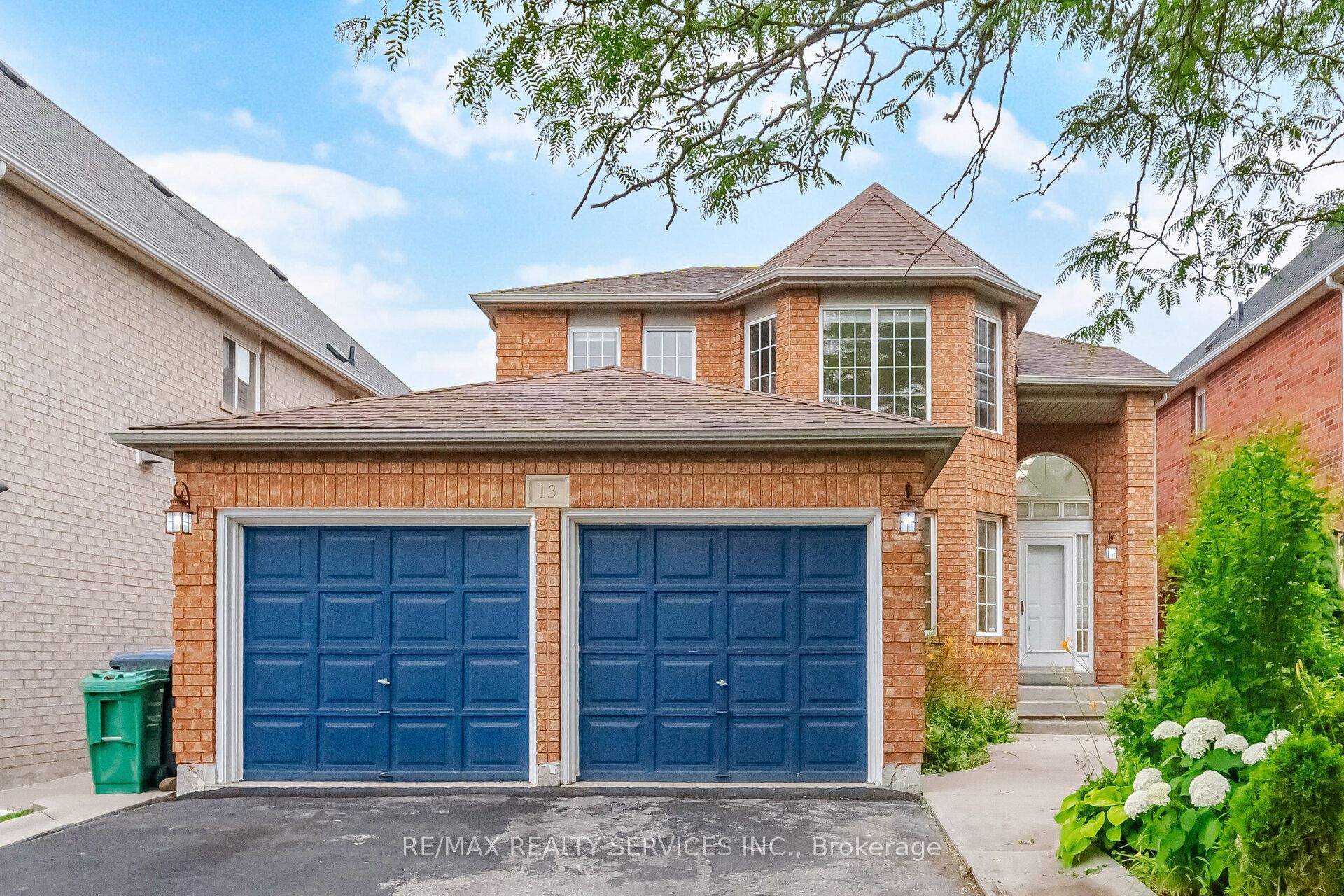 13 Ribbon Drive, Brampton, ON L6R 1X3 photo 3