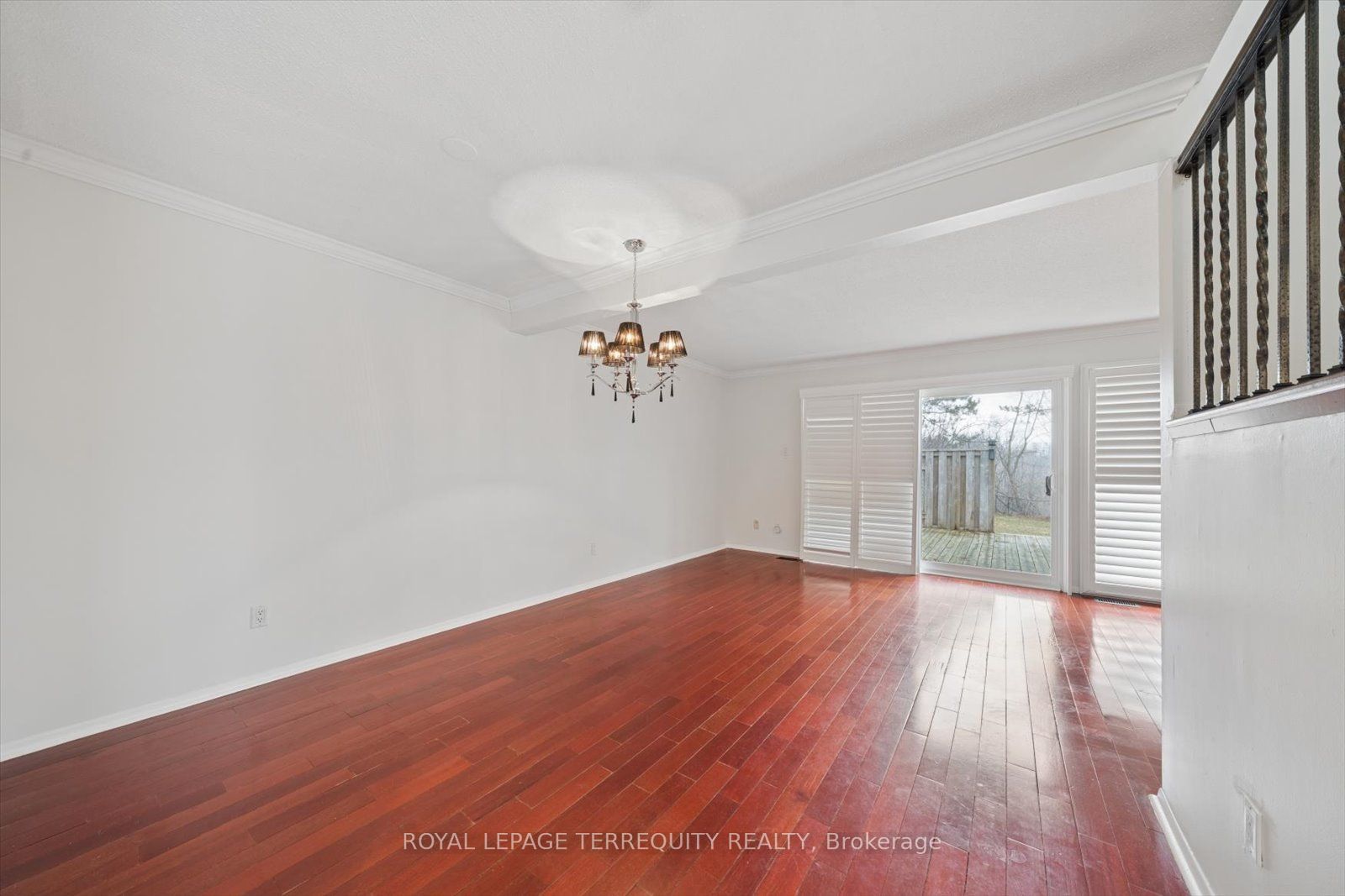 1825 Hyde Mill Crescent, Mississauga, ON L5N 0A7 photo 3