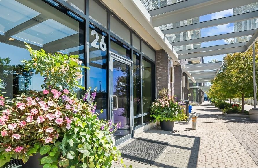 26 GIBBS Road 738, Toronto, ON M9B 0E3 photo 4