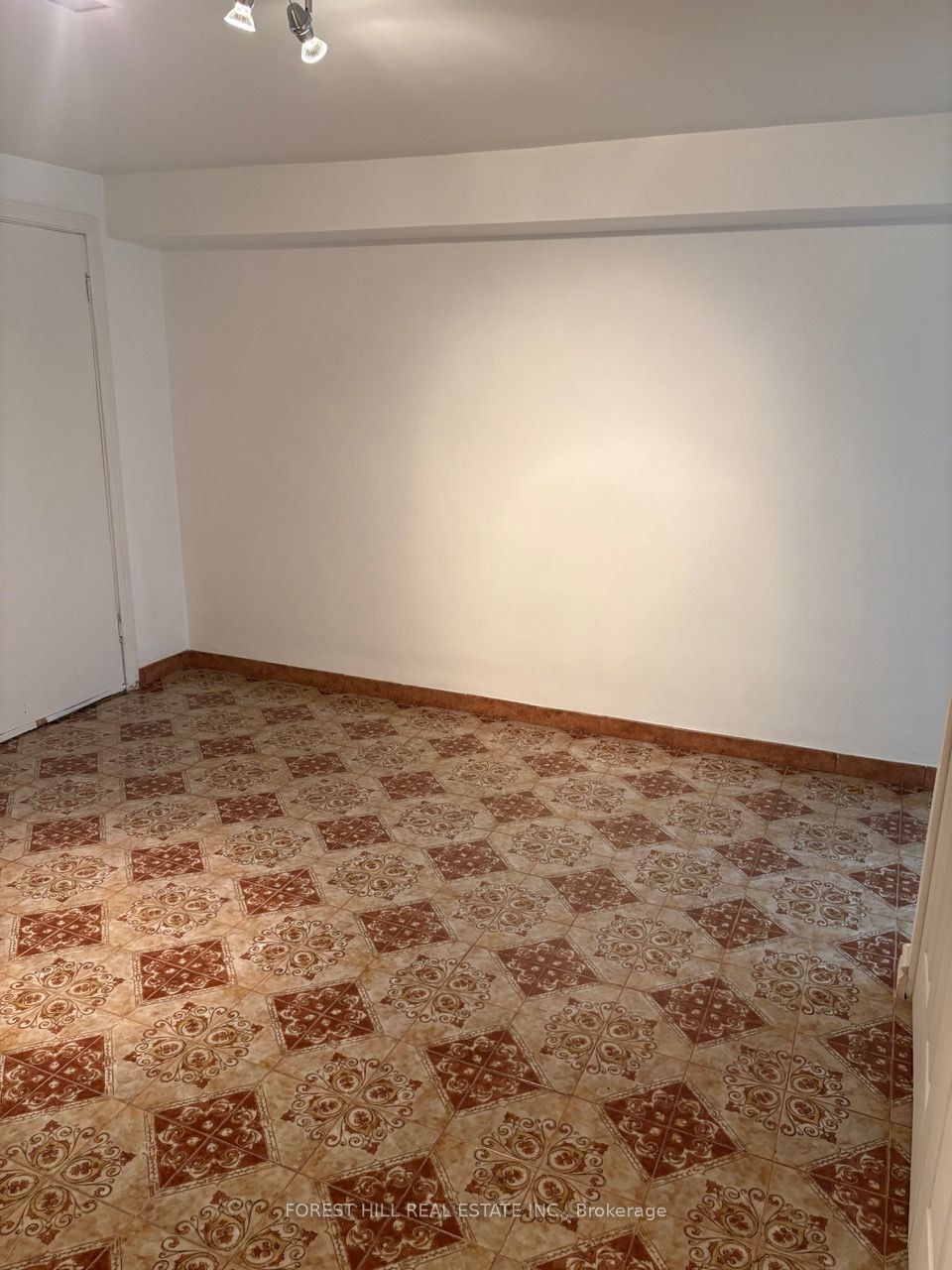 35 McAdam Avenue Lower, Toronto, ON M6A 1S5 photo 5
