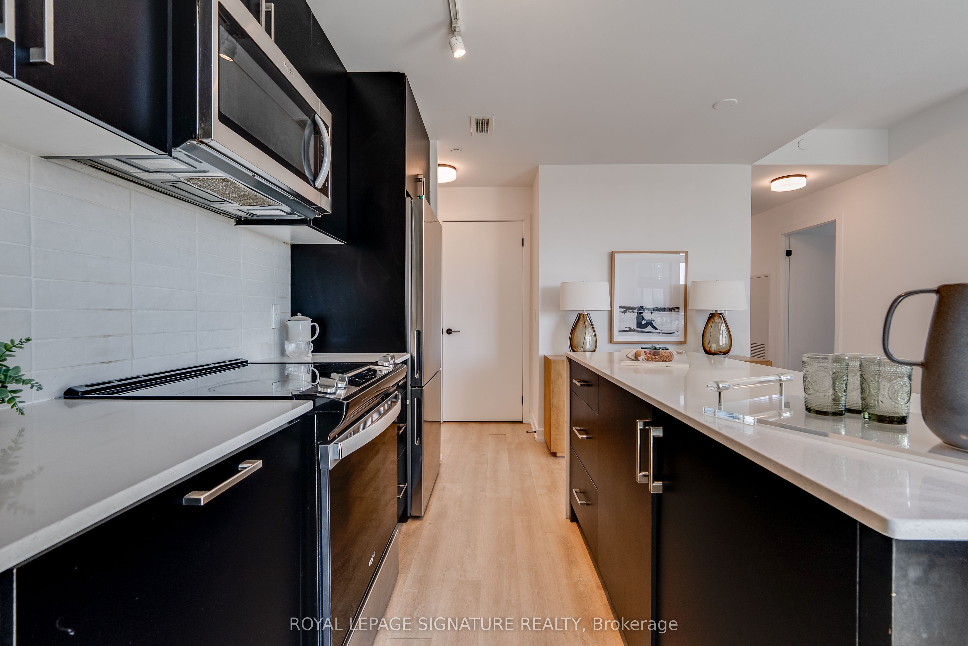 2300 St. Clair Avenue W 517, Toronto, ON M6N 1K8 photo 5