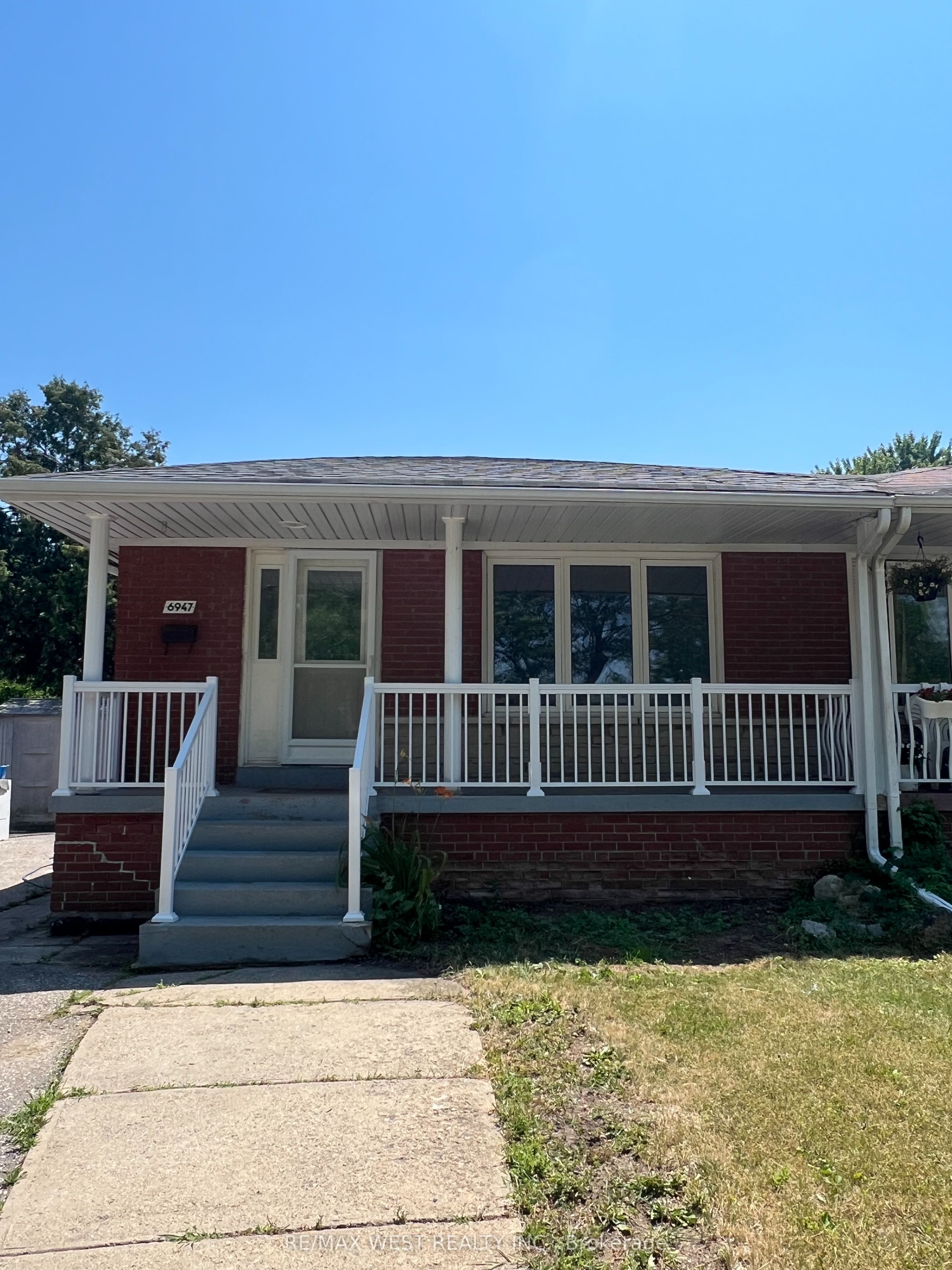 6947 Chigwel Court Basement, Mississauga, ON L4T 1N3